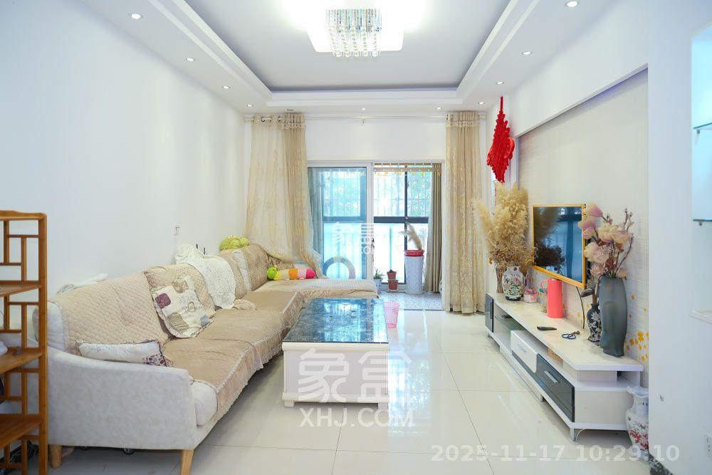 山水湾 2室2厅1卫 1700.0元/月 山水湾 2室2厅1卫 1700.0元/月室内图