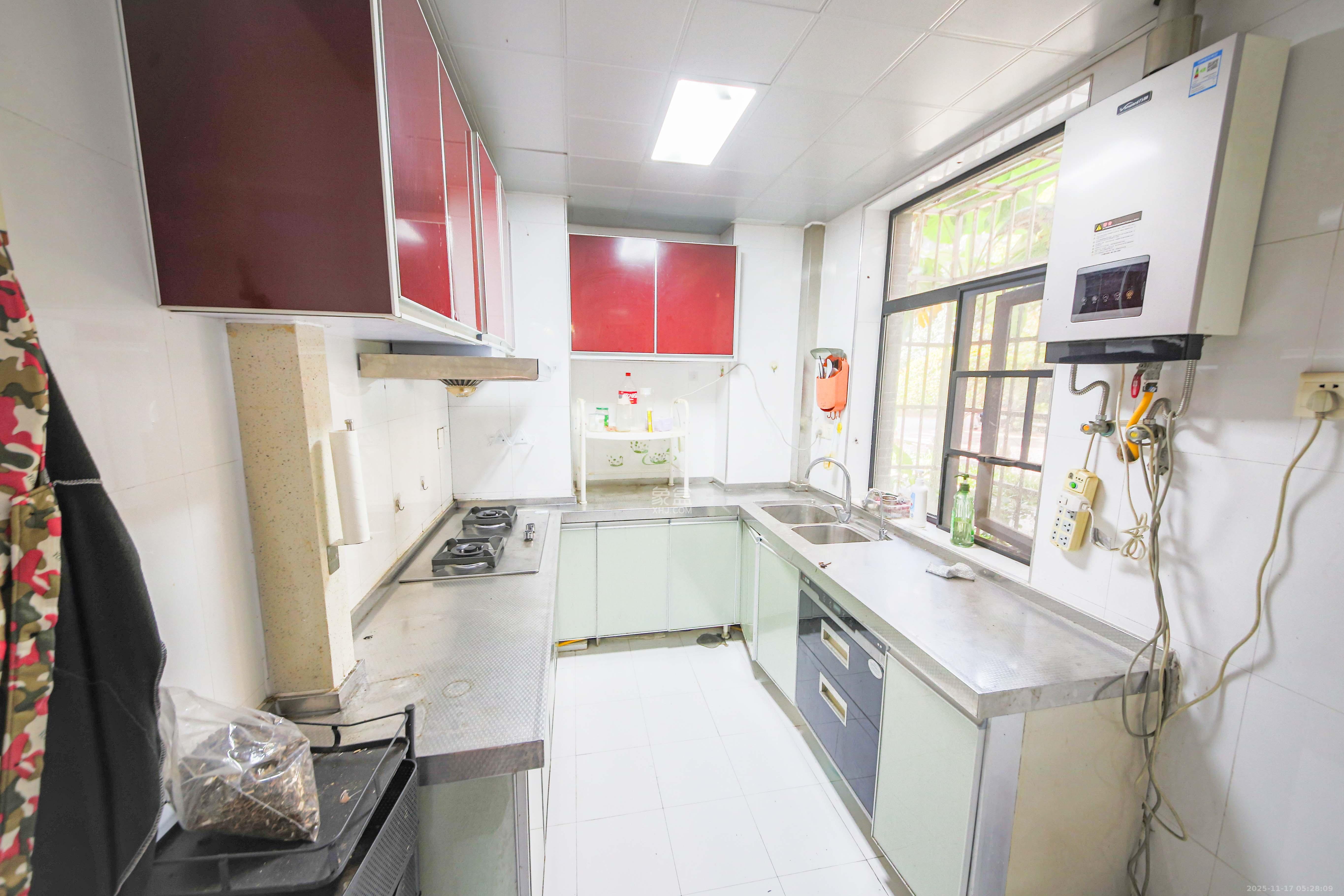 湘诚嘉园 4室2厅2卫 138.0万 湘诚嘉园 4室2厅2卫 138.0万厨房