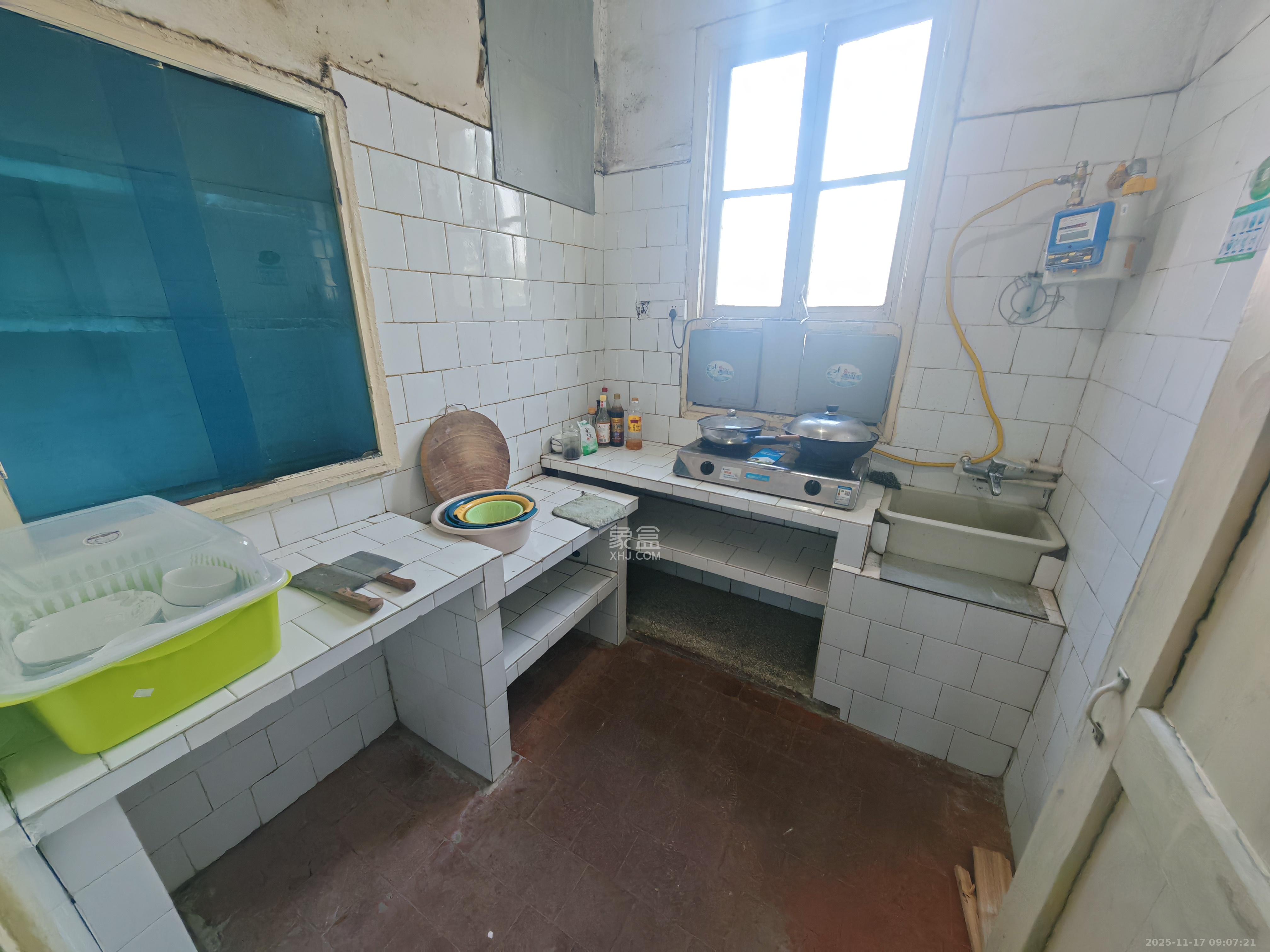 妙高峰79号（产权妙高峰18号001栋）  2室1厅1卫    1300.0元/月室内图