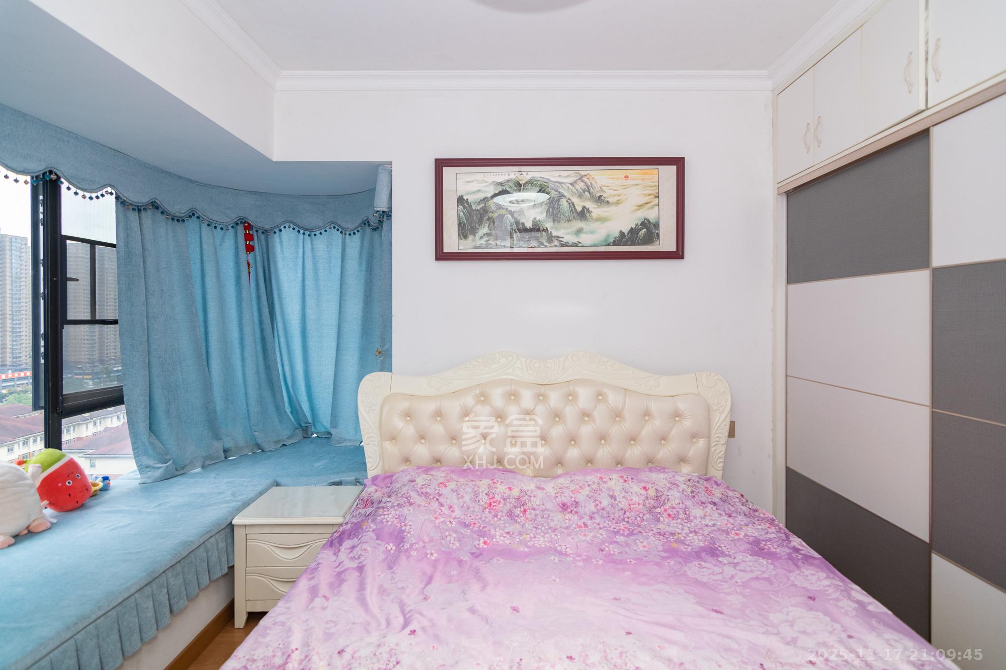 润和长郡（润和紫郡二三期）  3室2厅1卫    68.0万卧室