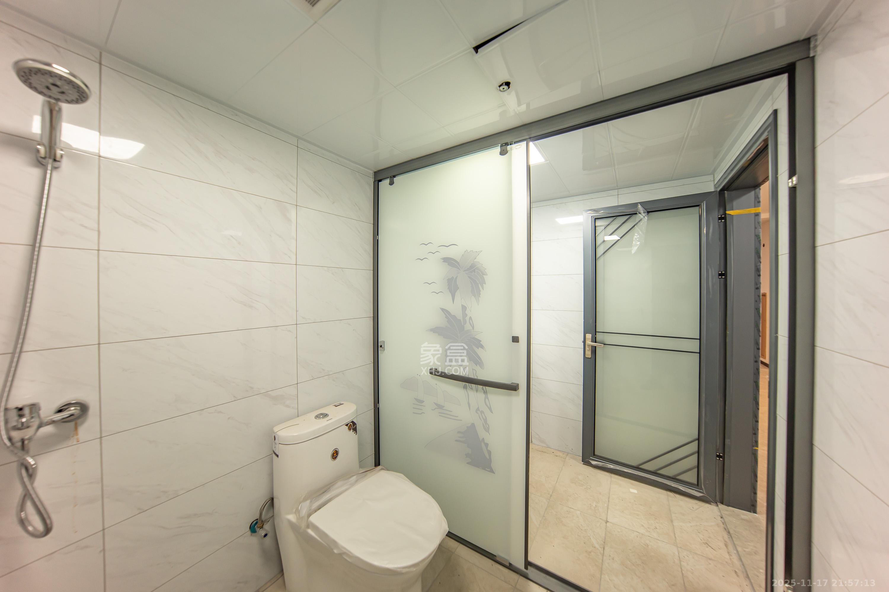 奥克斯滨仕花园（奥克斯洋湖广场/奥克斯中心）  1室1厅1卫    26.0万卫生间