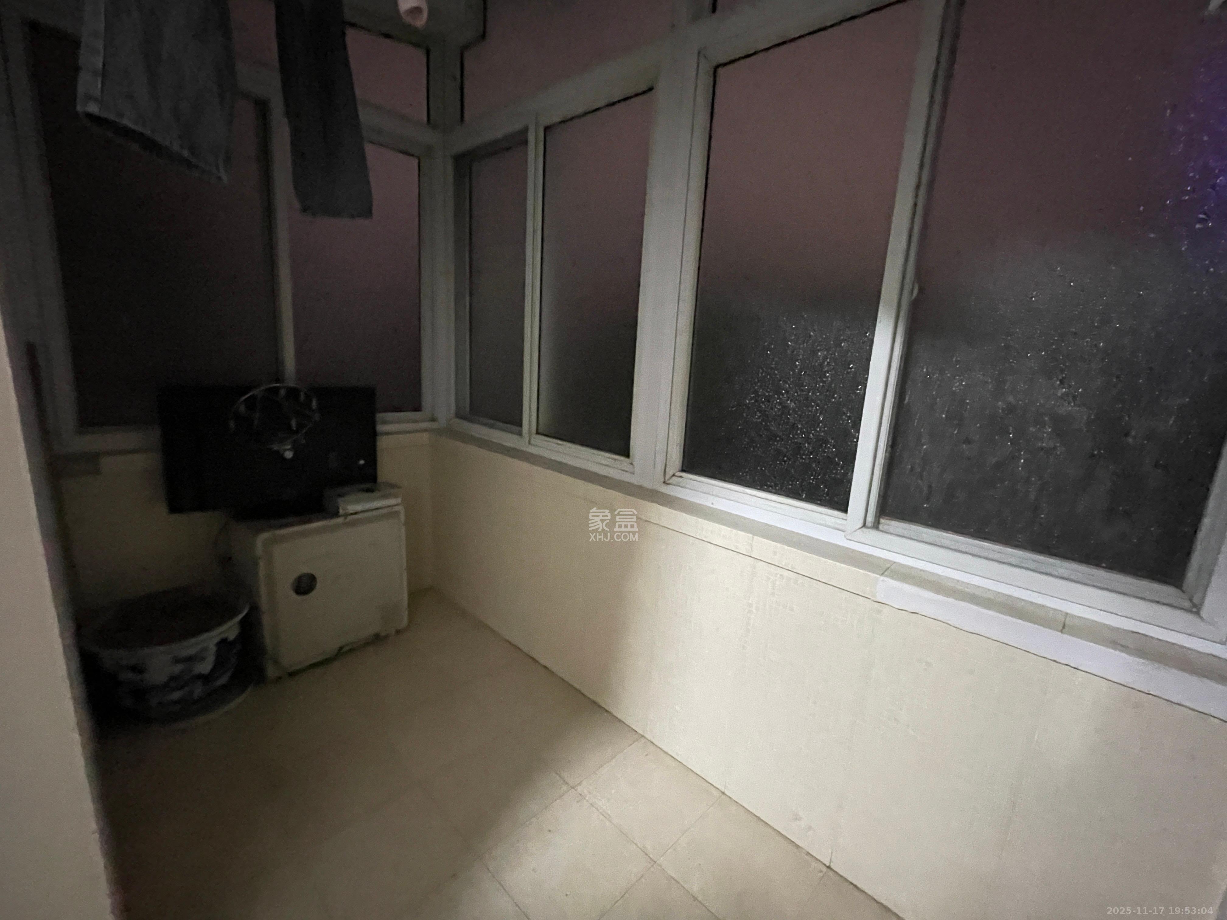 红旗区四片  2室2厅1卫    1500.0元/月室内图