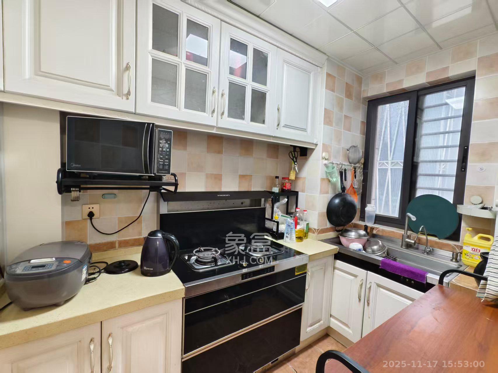 南山雍江汇（滨江国际新城）  3室2厅2卫    3600.0元/月室内图