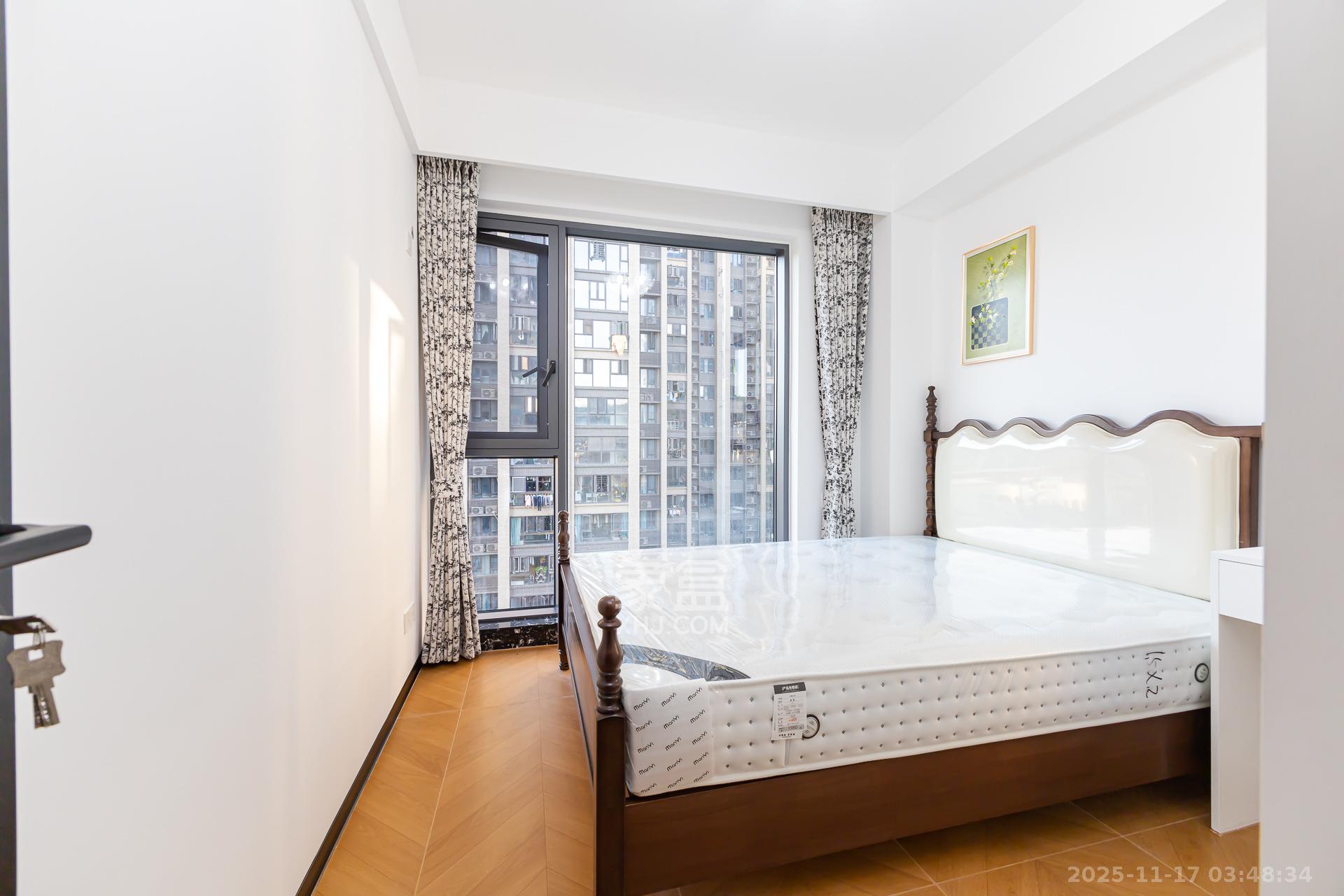 山与墅  4室2厅2卫    105.8万卧室