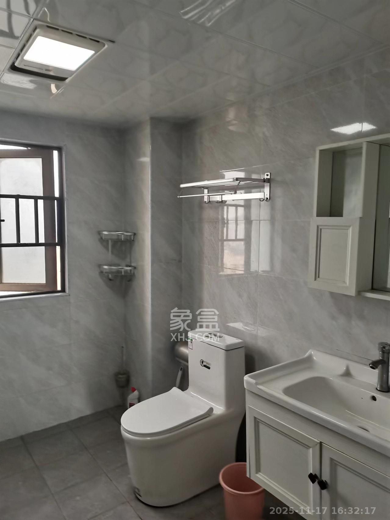 长房云时代  3室2厅2卫    2350.0元/月室内图