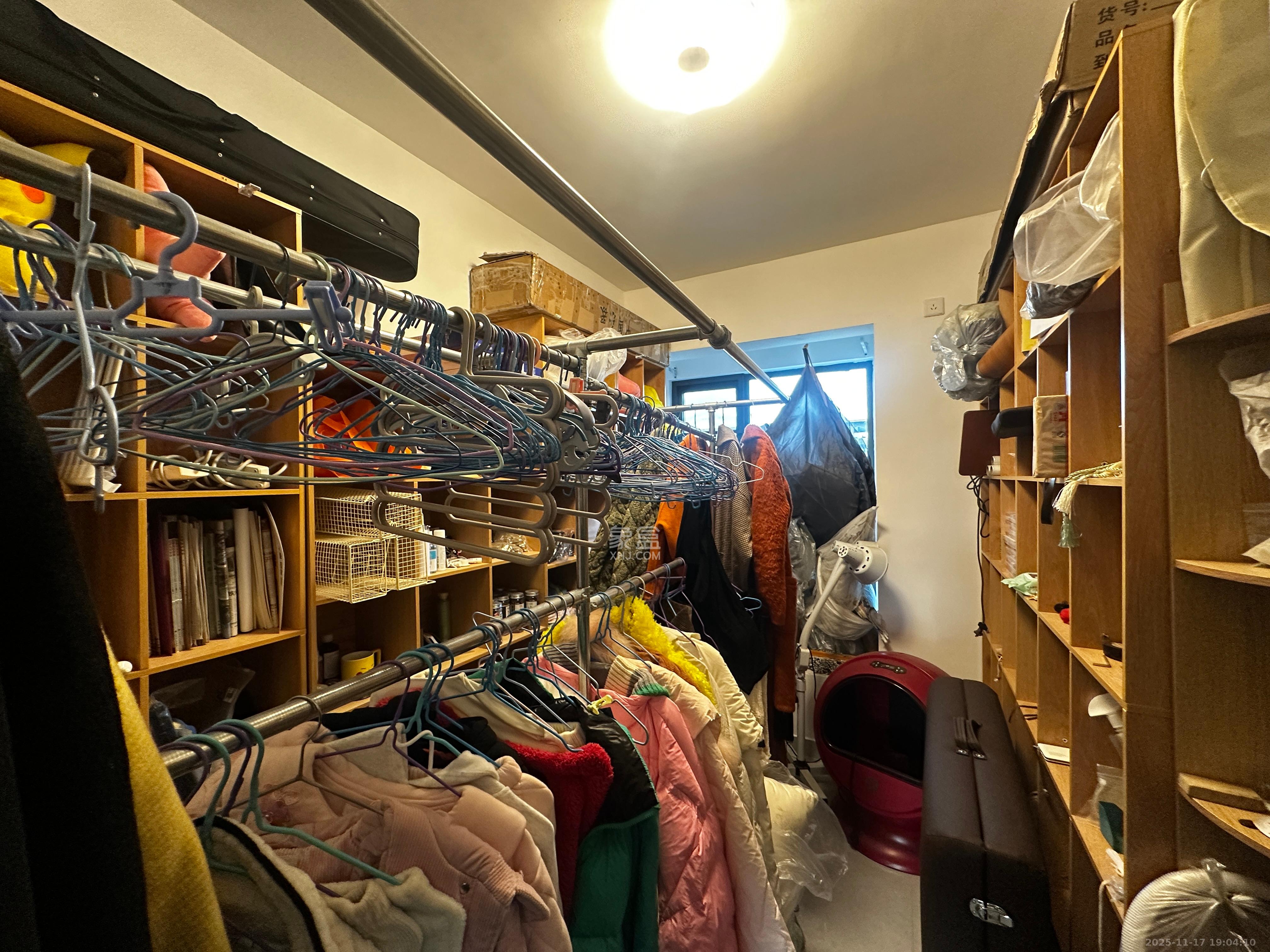 光大云启  3室2厅2卫    75.0万卧室