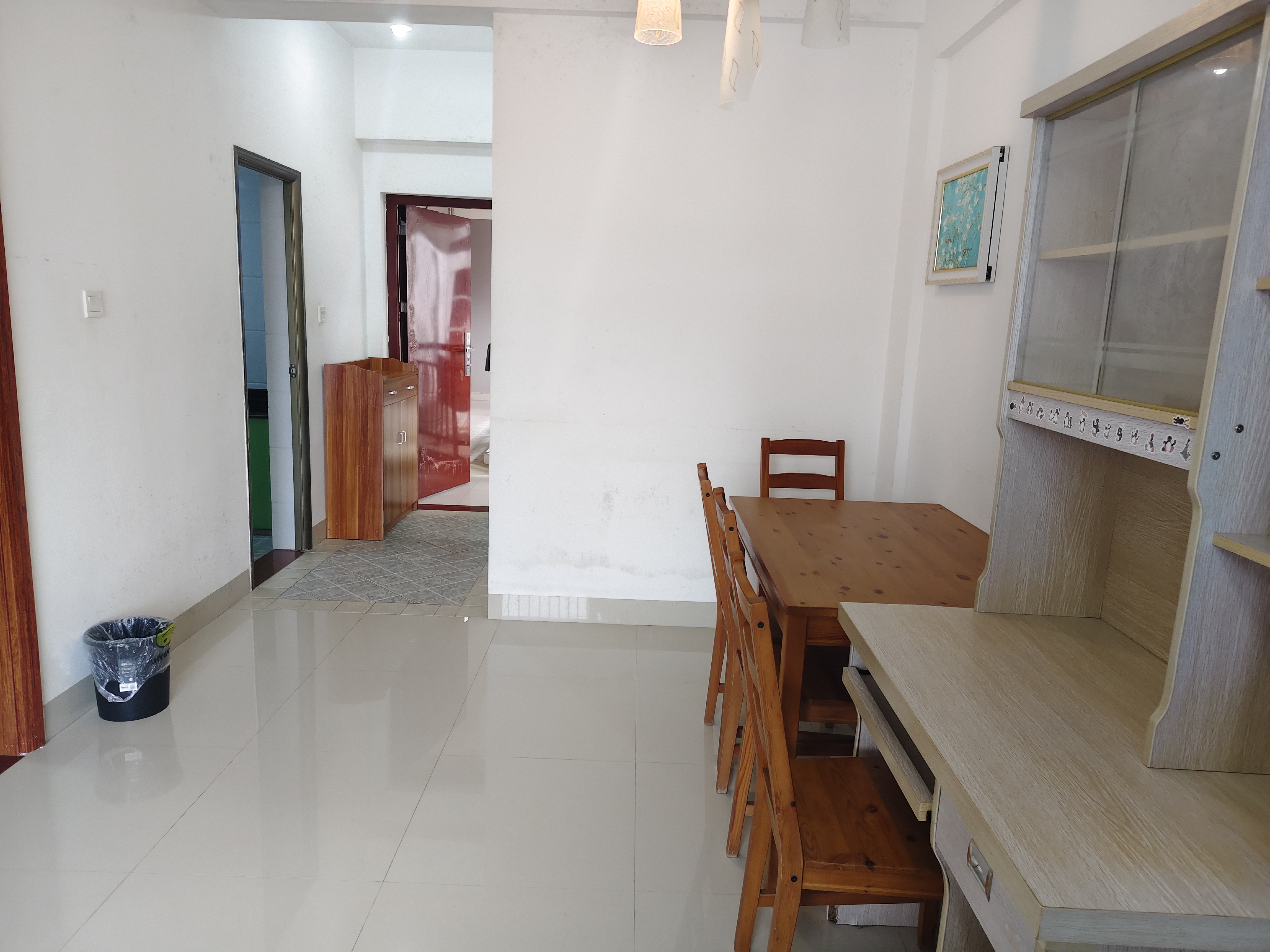 凤翔花园(A区) 2室2厅1卫 1700.0元/月 凤翔花园(A区) 2室2厅1卫 1700.0元/月室内图