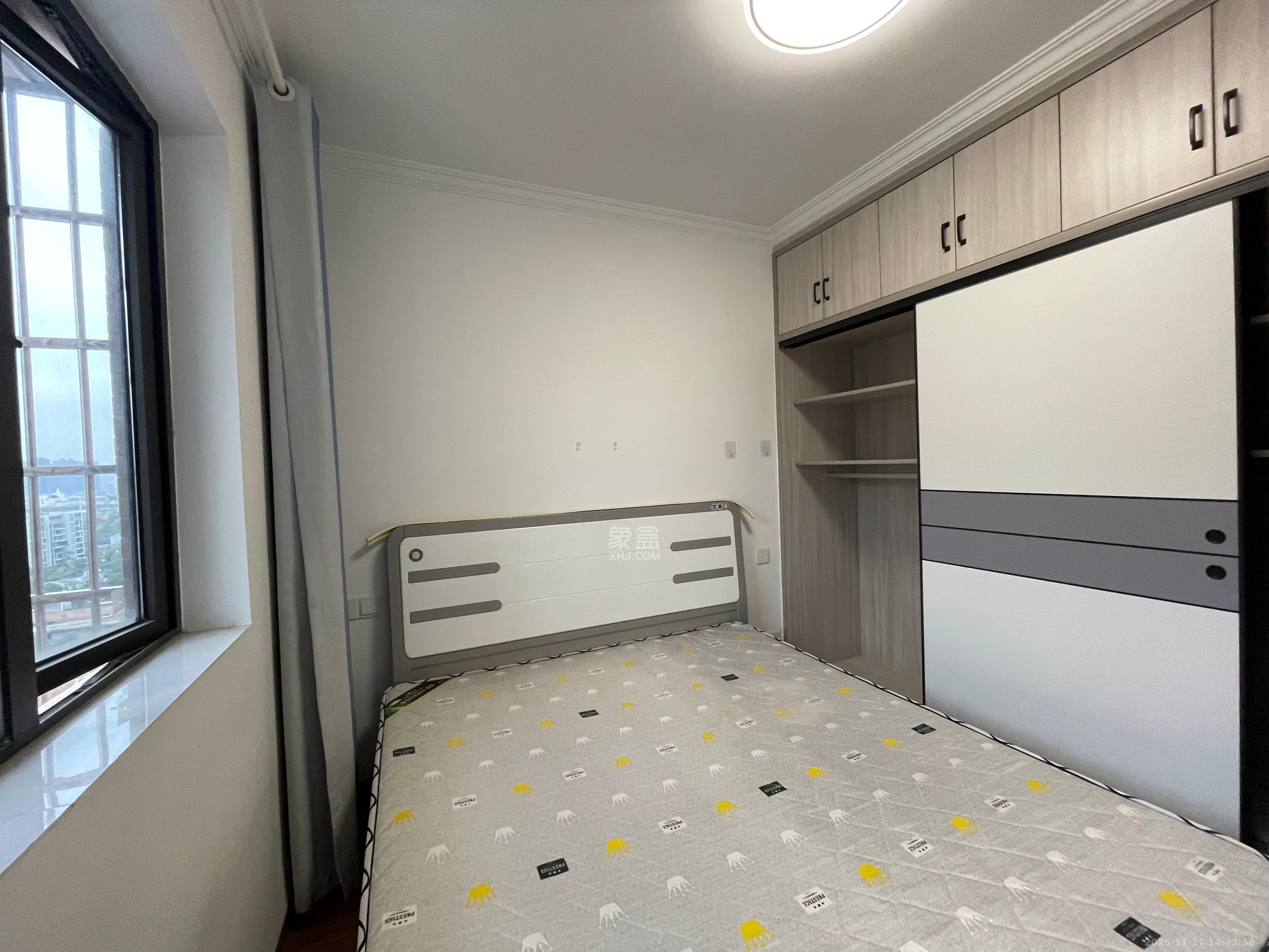 东岸梅园小区  2室2厅1卫    2200.0元/月室内图