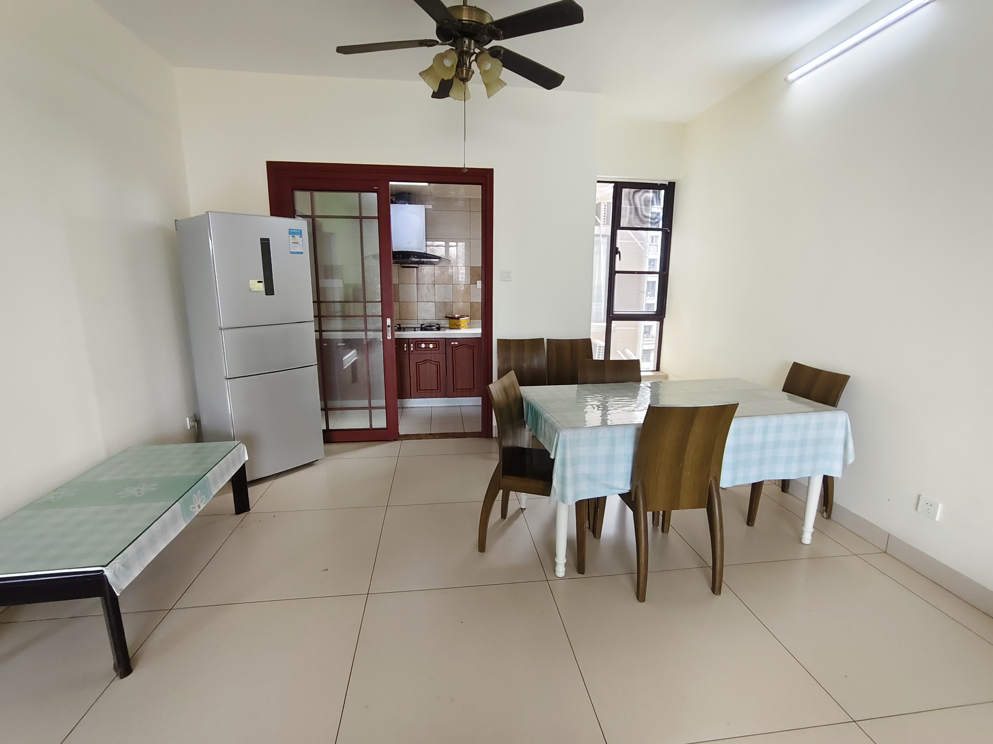 滨江帝景一期 3室2厅2卫 2600.0元/月 滨江帝景一期 3室2厅2卫 2600.0元/月室内图