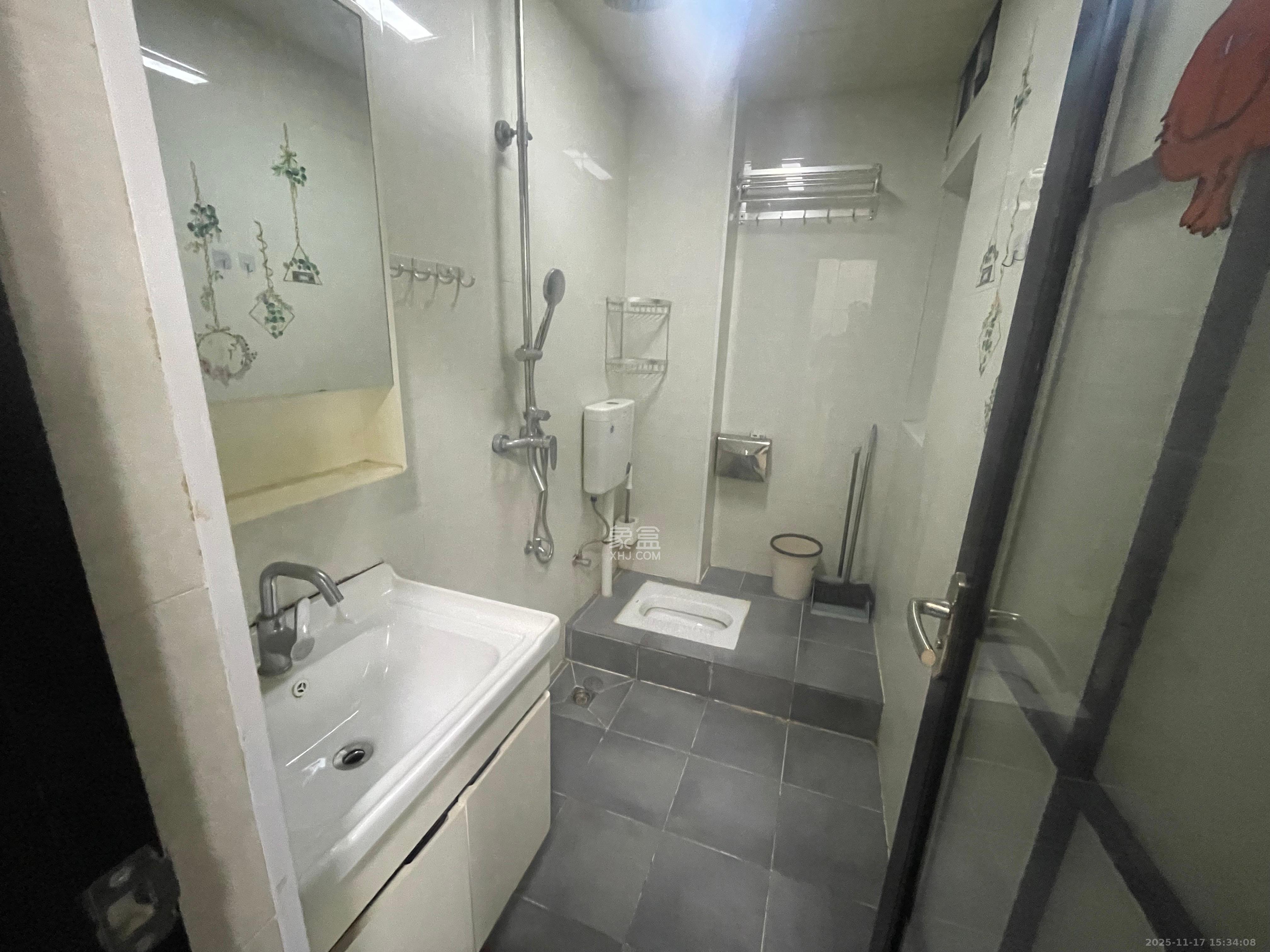 欧亚达国际广场  1室1厅1卫    2200.0元/月室内图