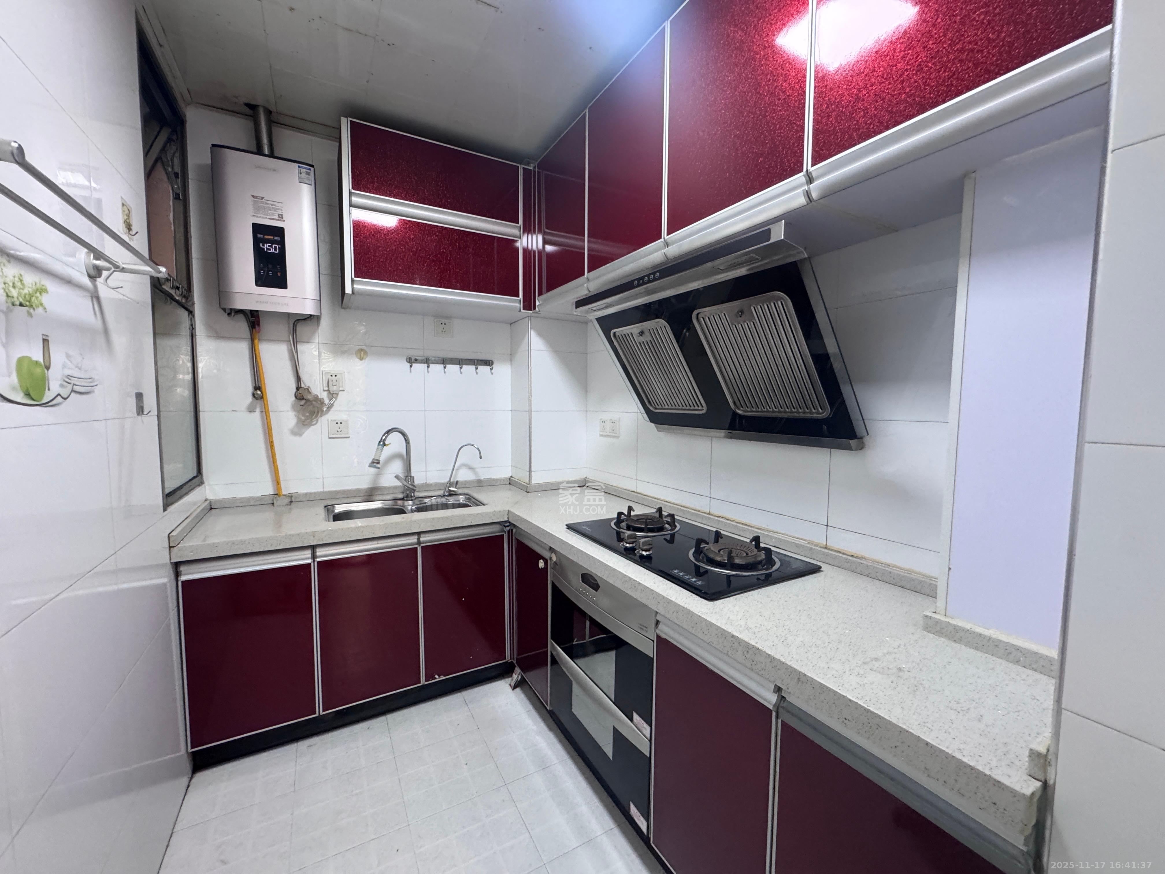 岳泰理想城  3室1厅2卫    2400.0元/月室内图