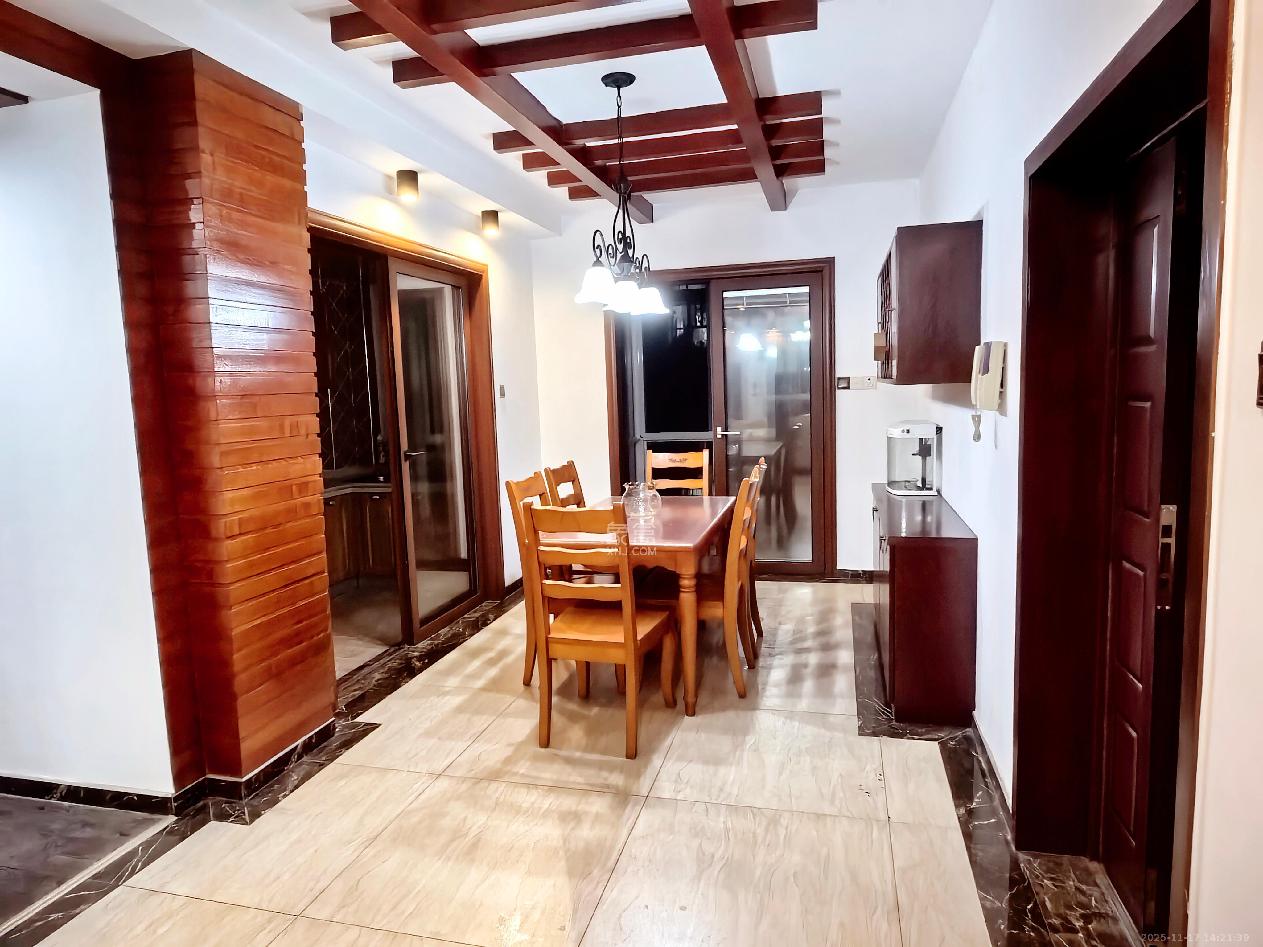 山语城一期  3室2厅2卫    3600.0元/月室内图