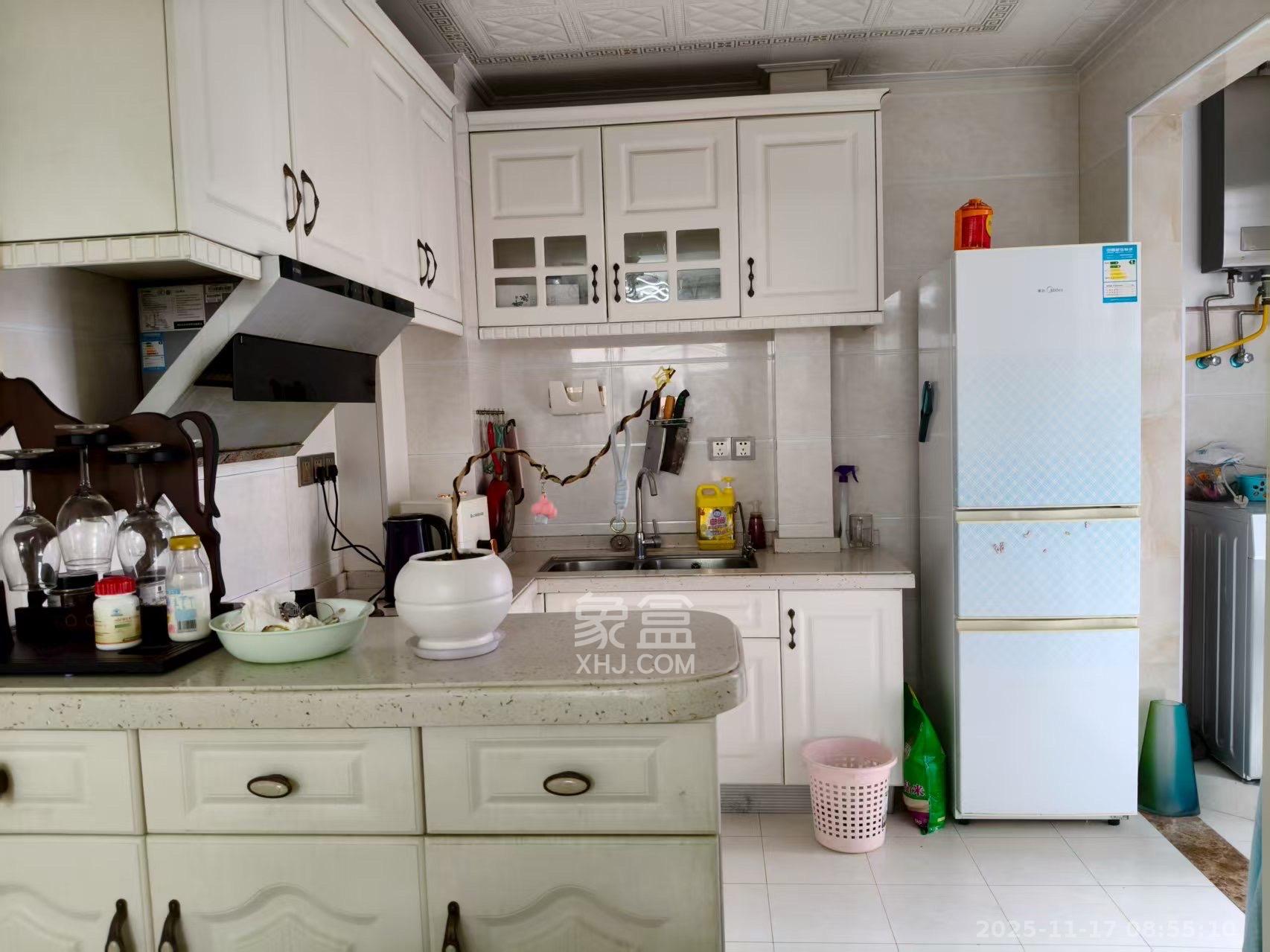 天元涉外景园C区 3室2厅1卫 2600.0元/月 天元涉外景园C区 3室2厅1卫 2600.0元/月室内图