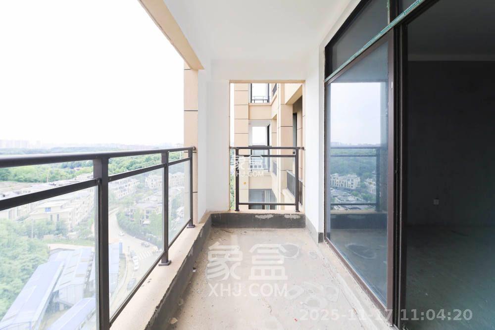 长房半岛蓝湾(观山月) 5室2厅2卫 2200.0元/月 长房半岛蓝湾(观山月) 5室2厅2卫 2200.0元/月室内图