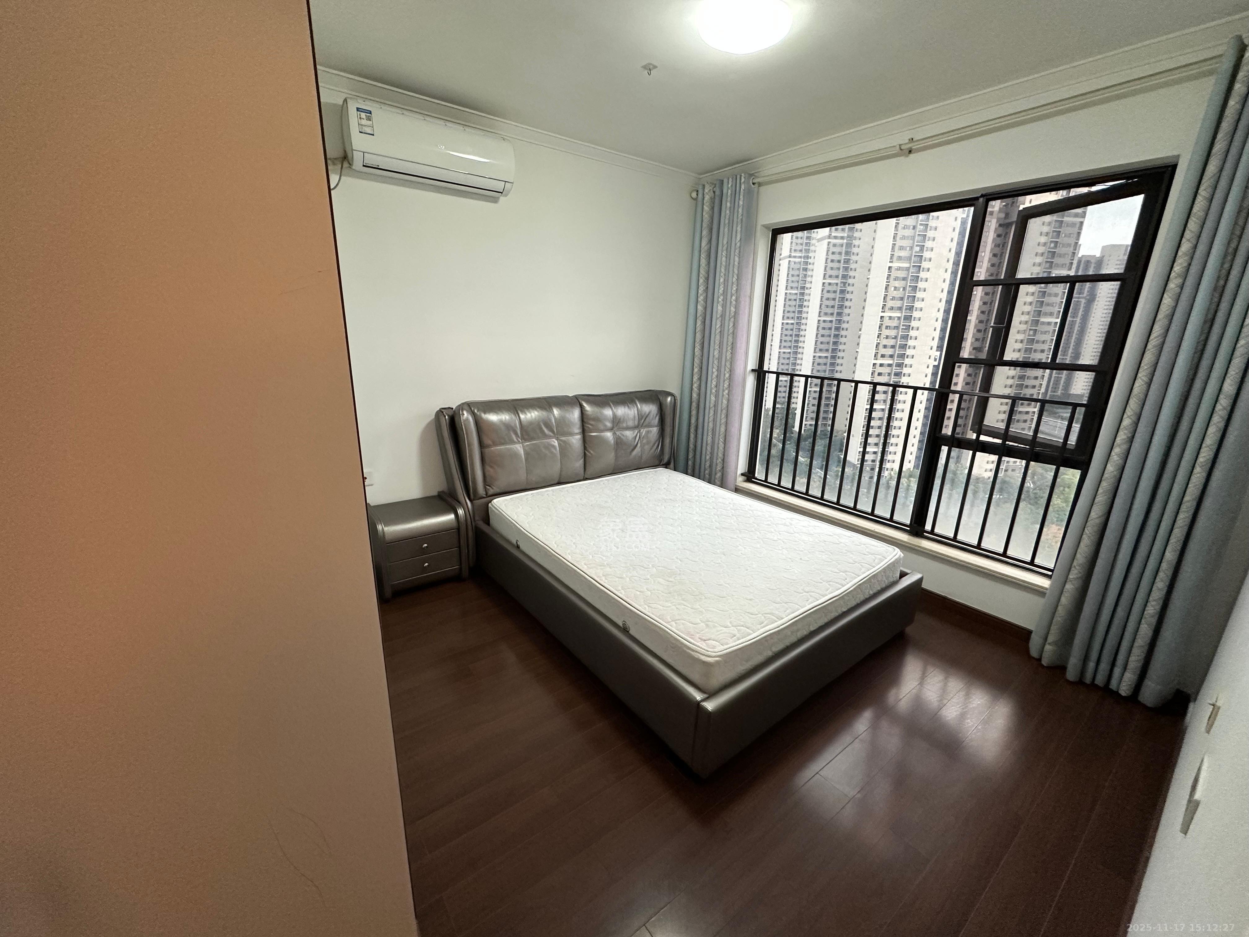 万科里金域滨江 3室1厅1卫 3200.0元/月 万科里金域滨江 3室1厅1卫 3200.0元/月室内图