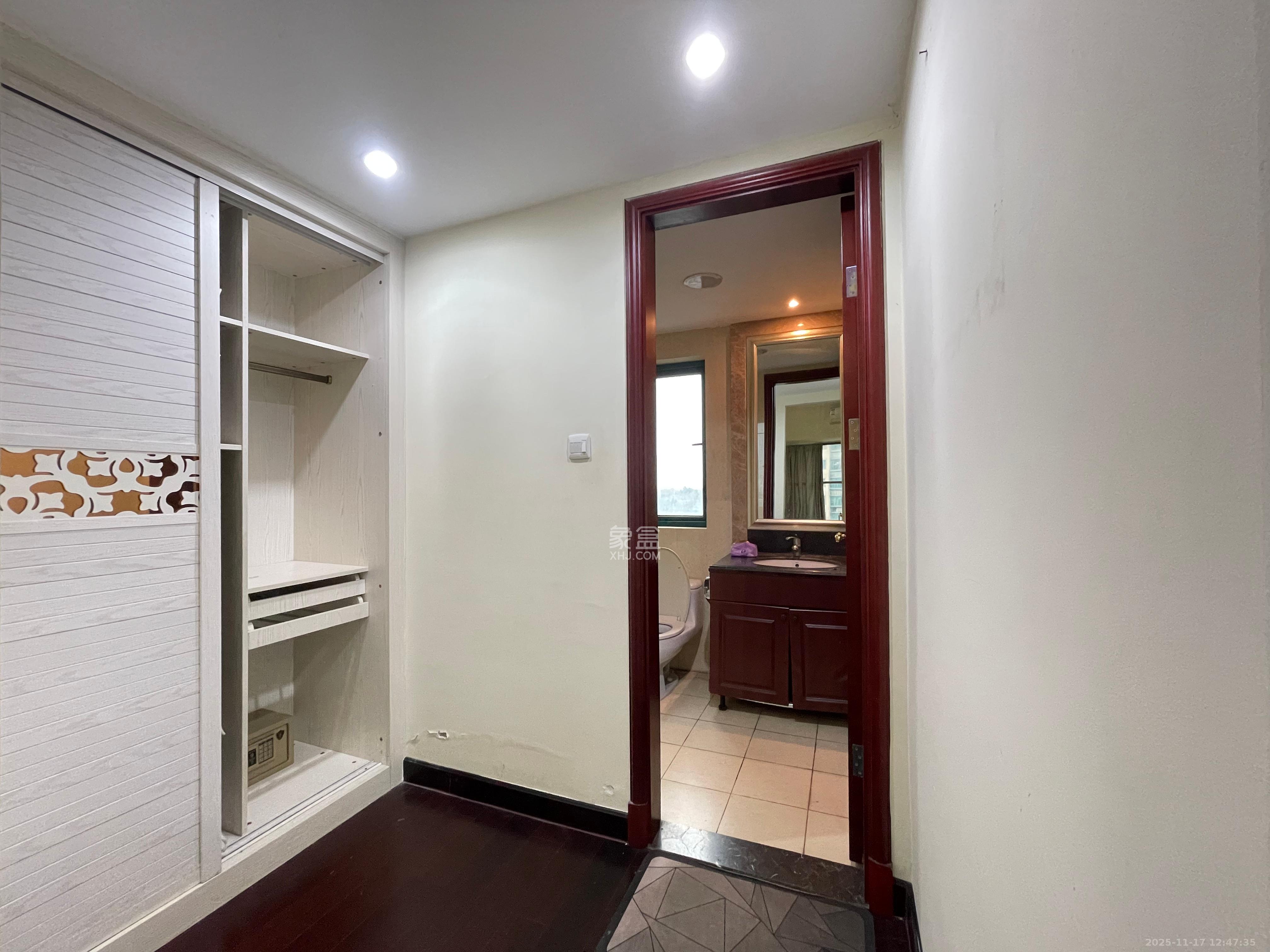 恒大名都  3室2厅2卫    1880.0元/月室内图