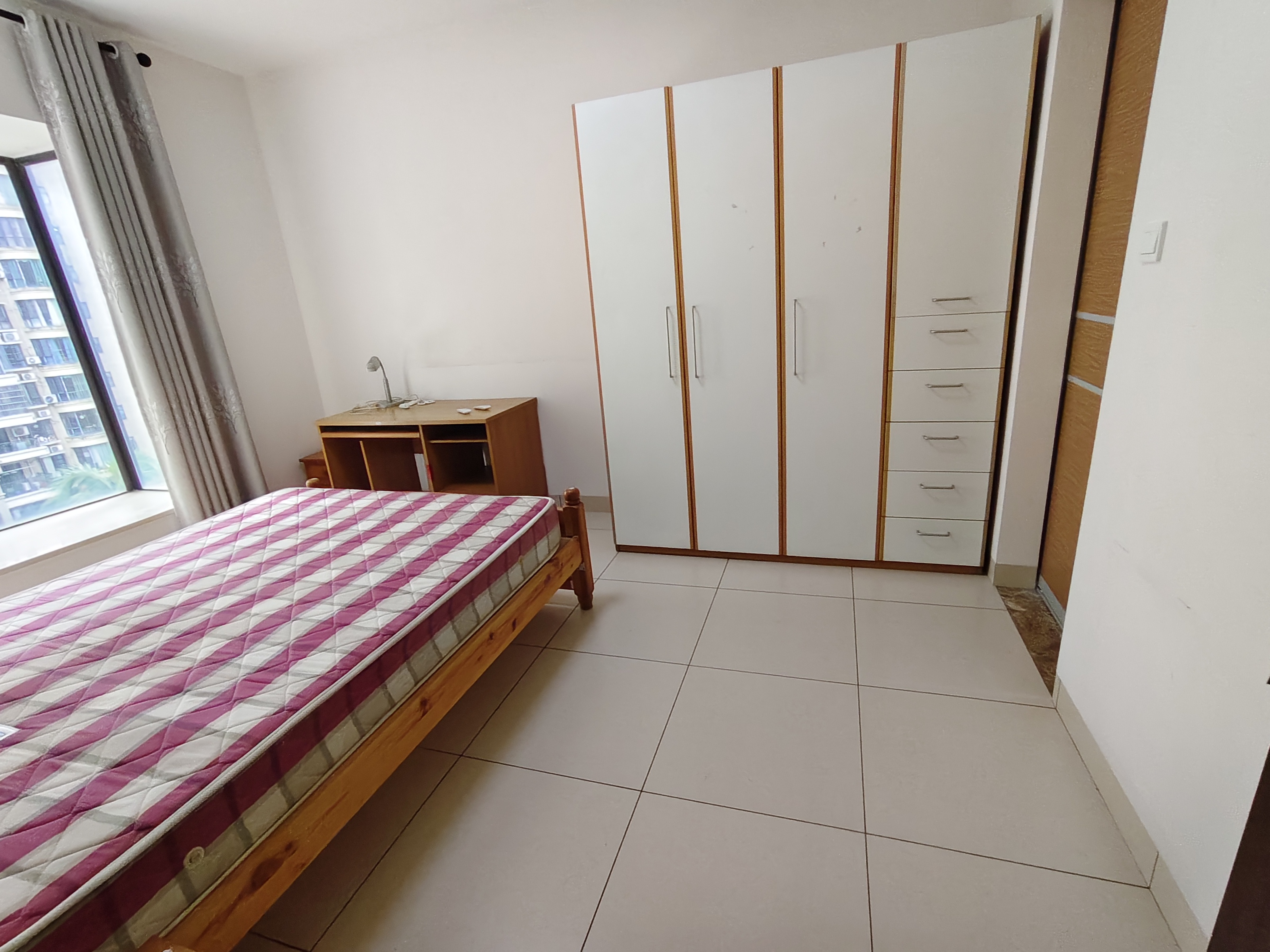 滨江帝景一期  3室2厅2卫    2600.0元/月室内图