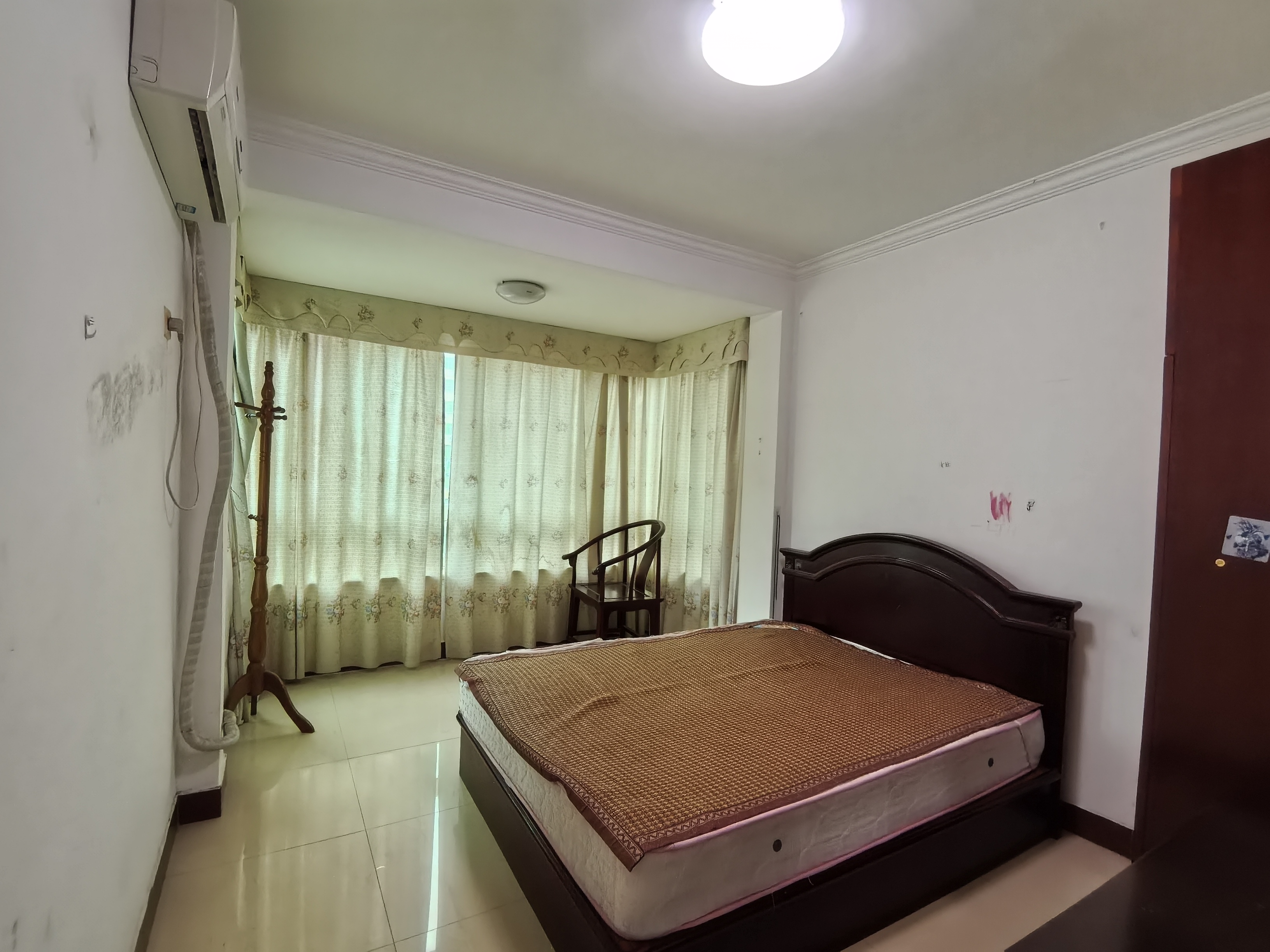 绿色佳园  3室2厅2卫    2300.0元/月室内图