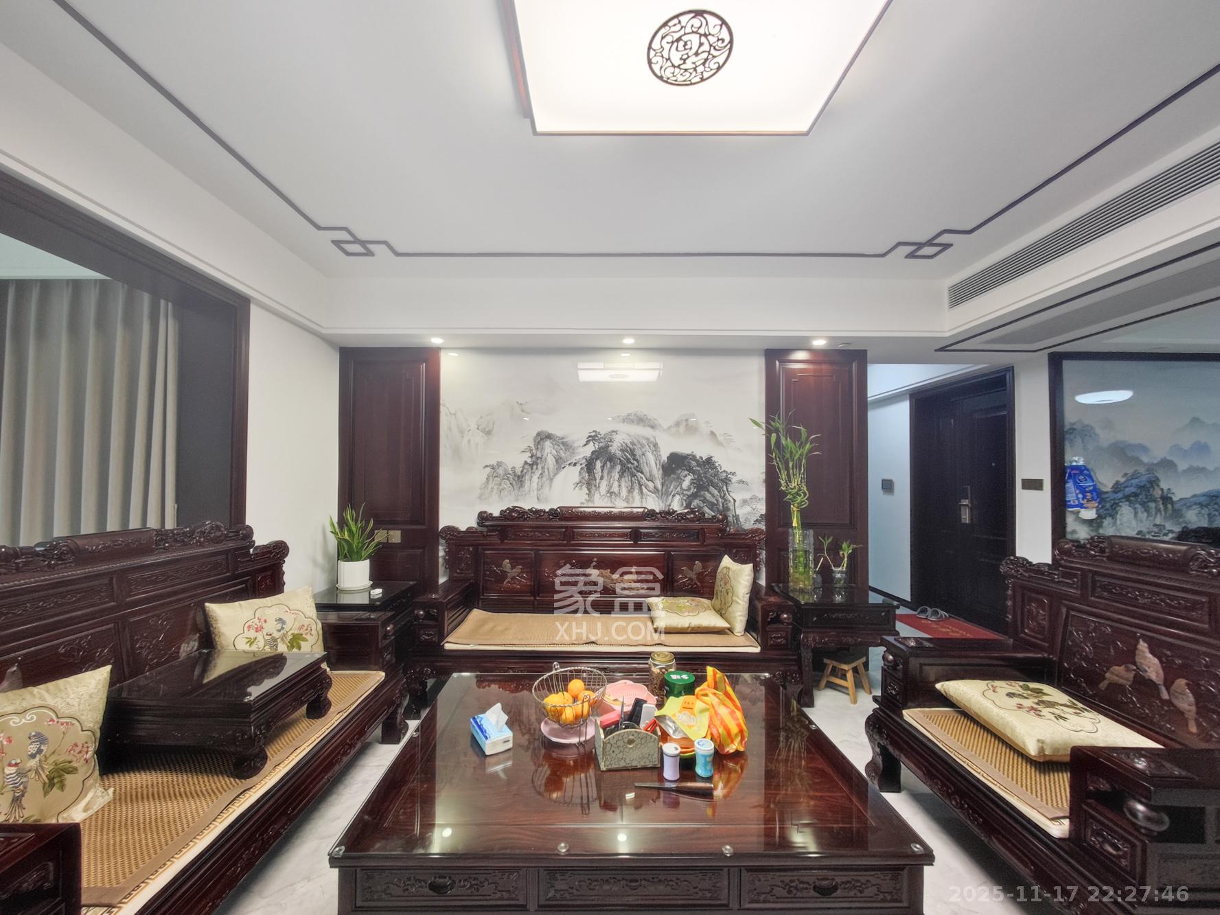 弘阳万侯府 4室2厅2卫 218.0万 弘阳万侯府 4室2厅2卫 218.0万客厅