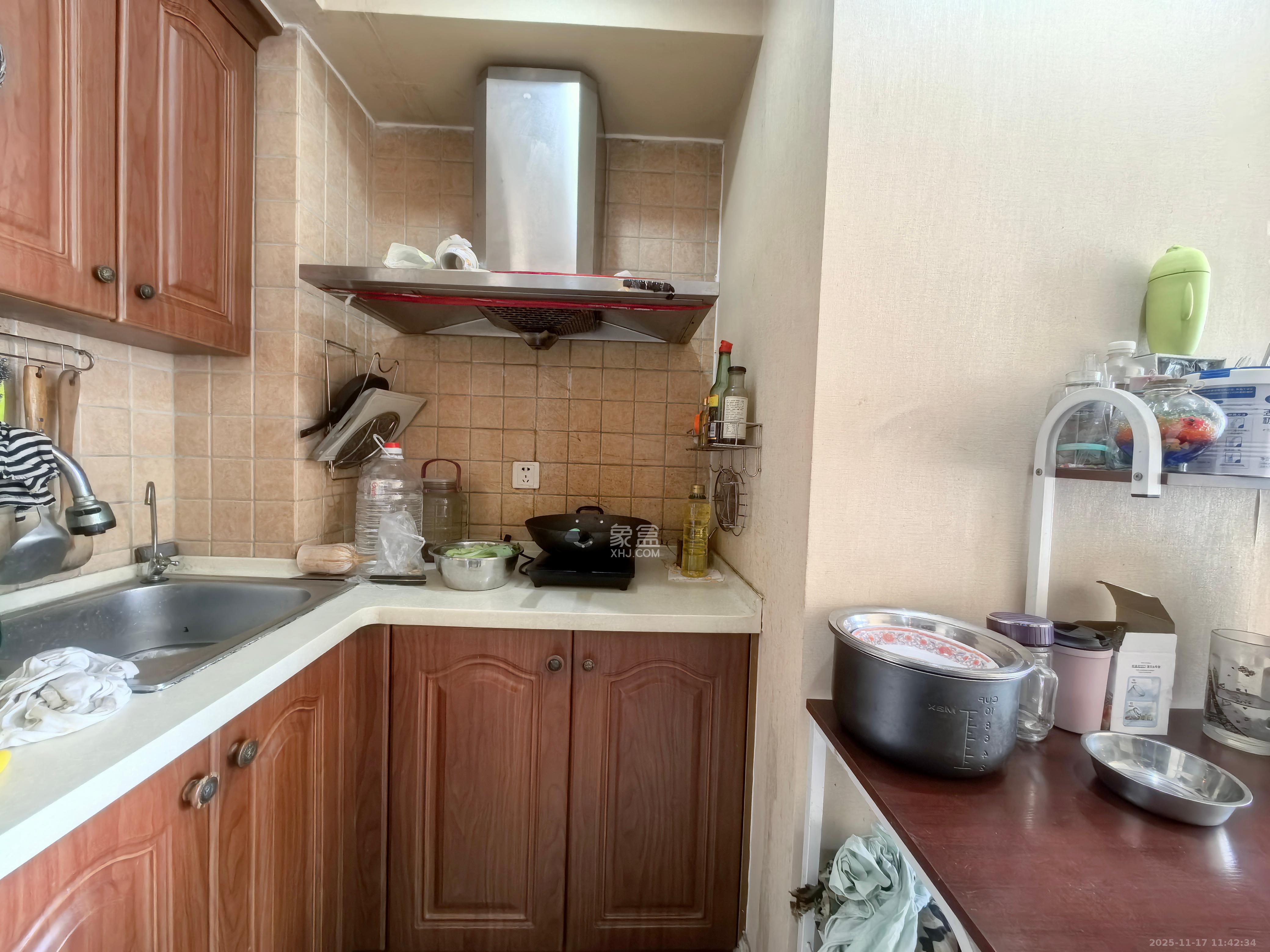 郡原广场 1室1厅1卫 2000.0元/月 郡原广场 1室1厅1卫 2000.0元/月室内图