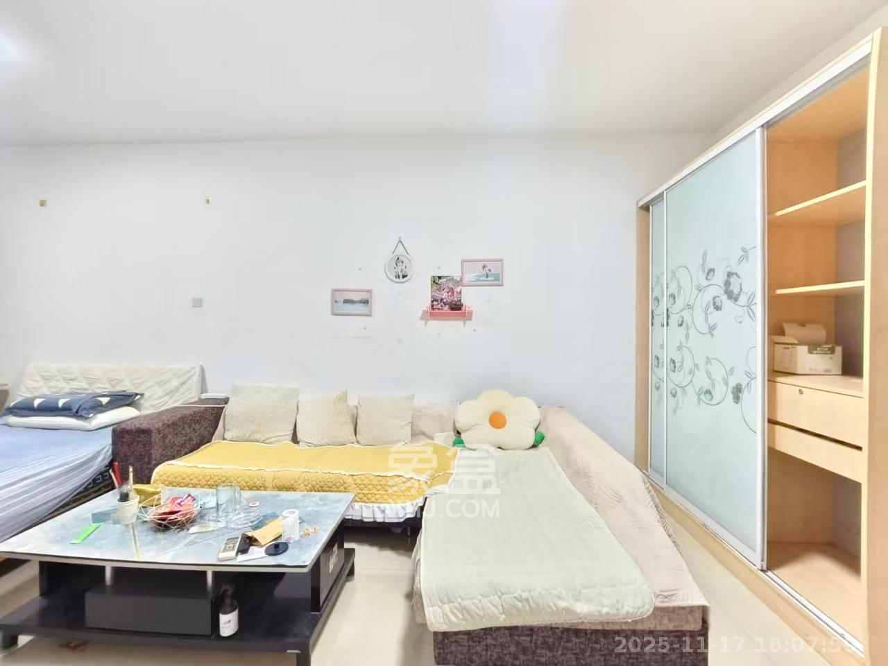 先锋水韵花都  1室1厅1卫    1400.0元/月