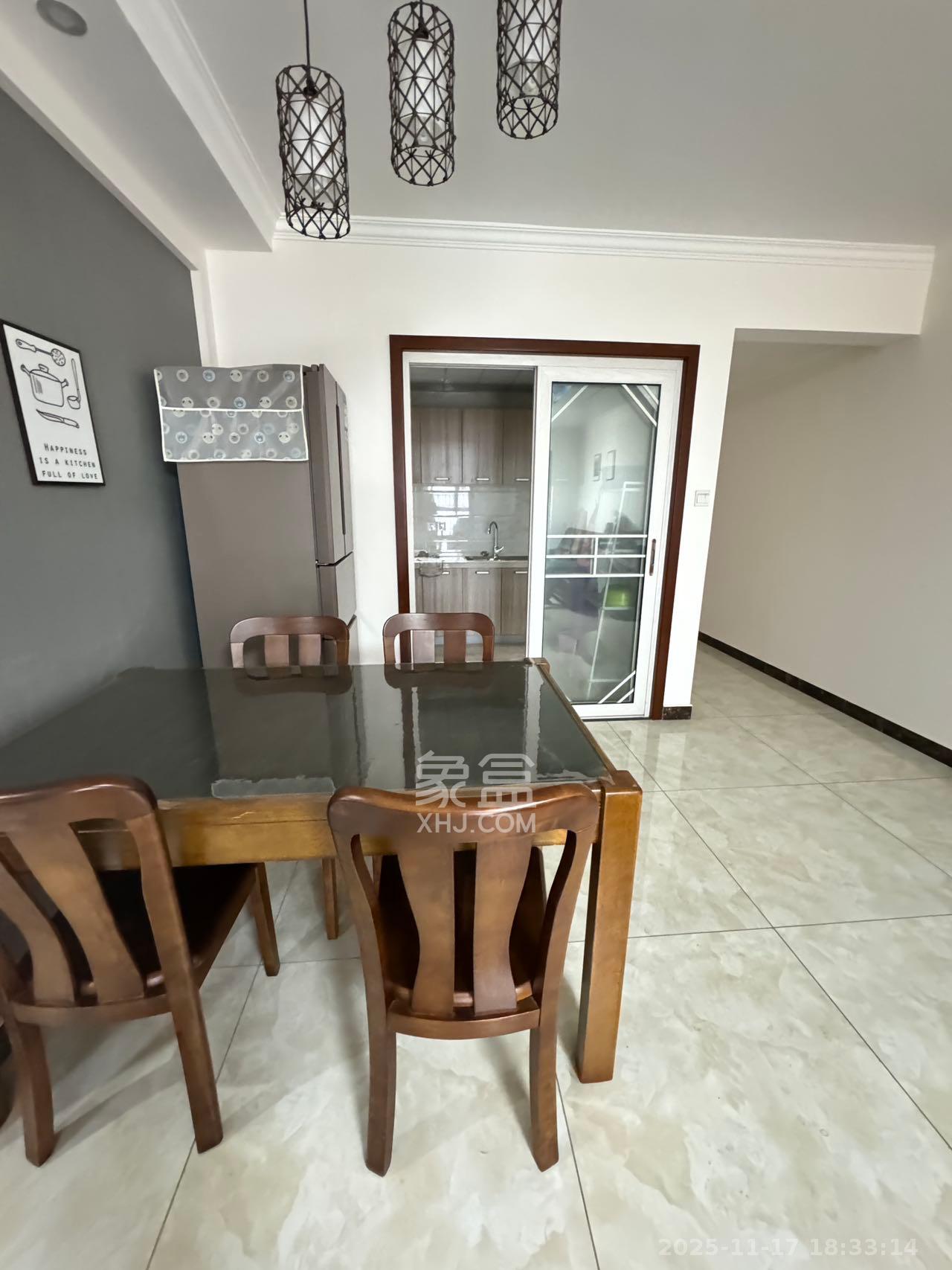 汇金城/嘉华城一期 2室1厅1卫 2600.0元/月 汇金城/嘉华城一期 2室1厅1卫 2600.0元/月室内图