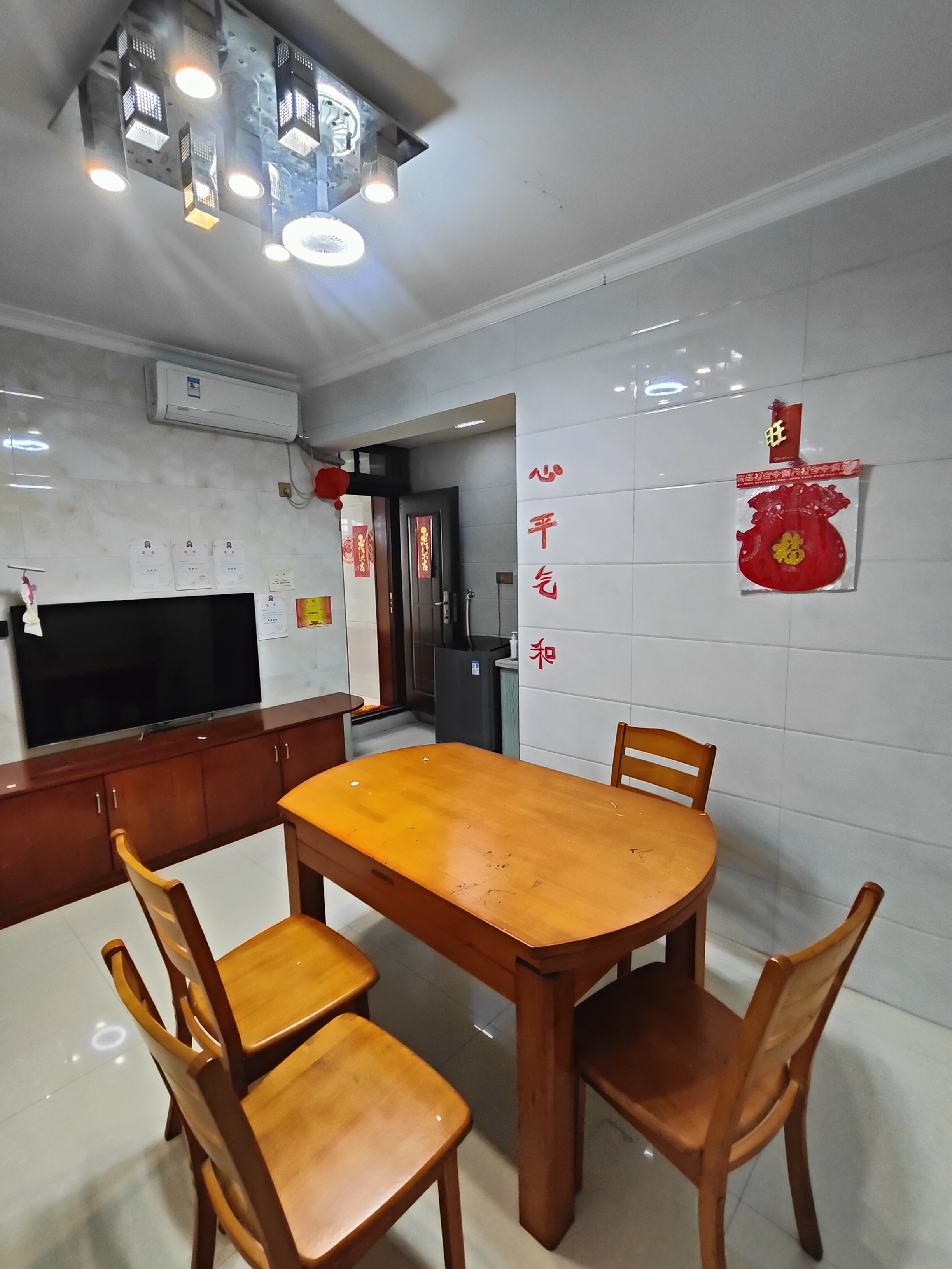 东洲水岸  1室1厅1卫    1300.0元/月室内图