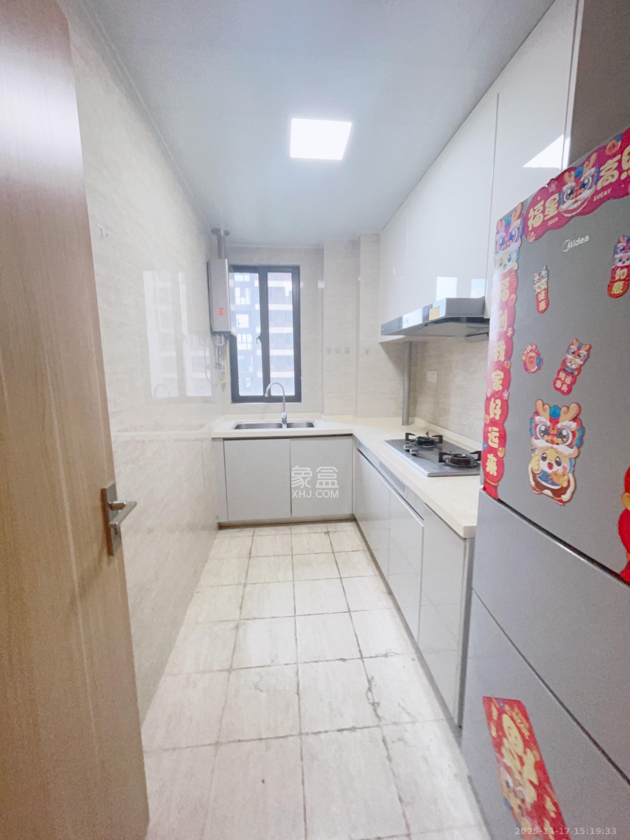 金辉优步花园 3室2厅2卫 3100.0元/月 金辉优步花园 3室2厅2卫 3100.0元/月室内图