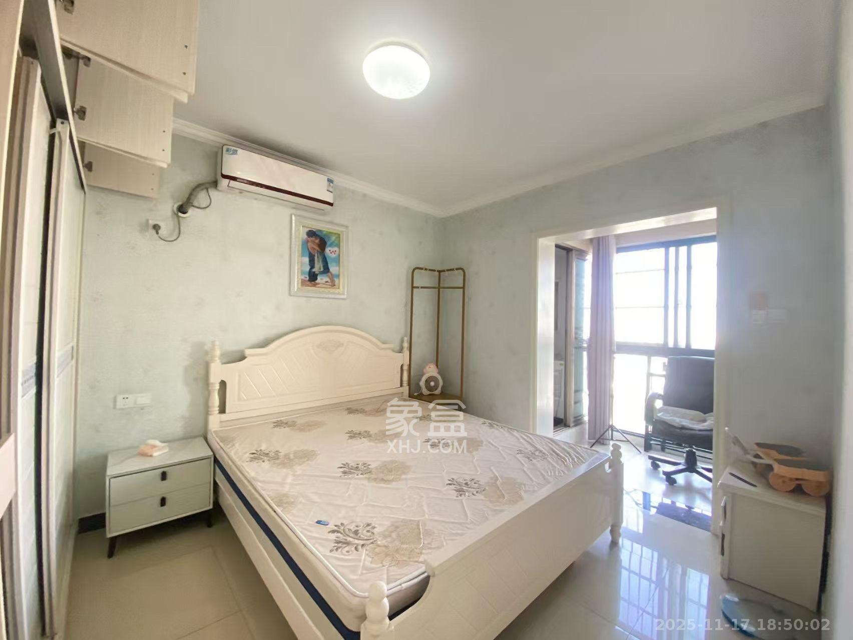 蝴蝶谷  1室2厅1卫    2000.0元/月室内图