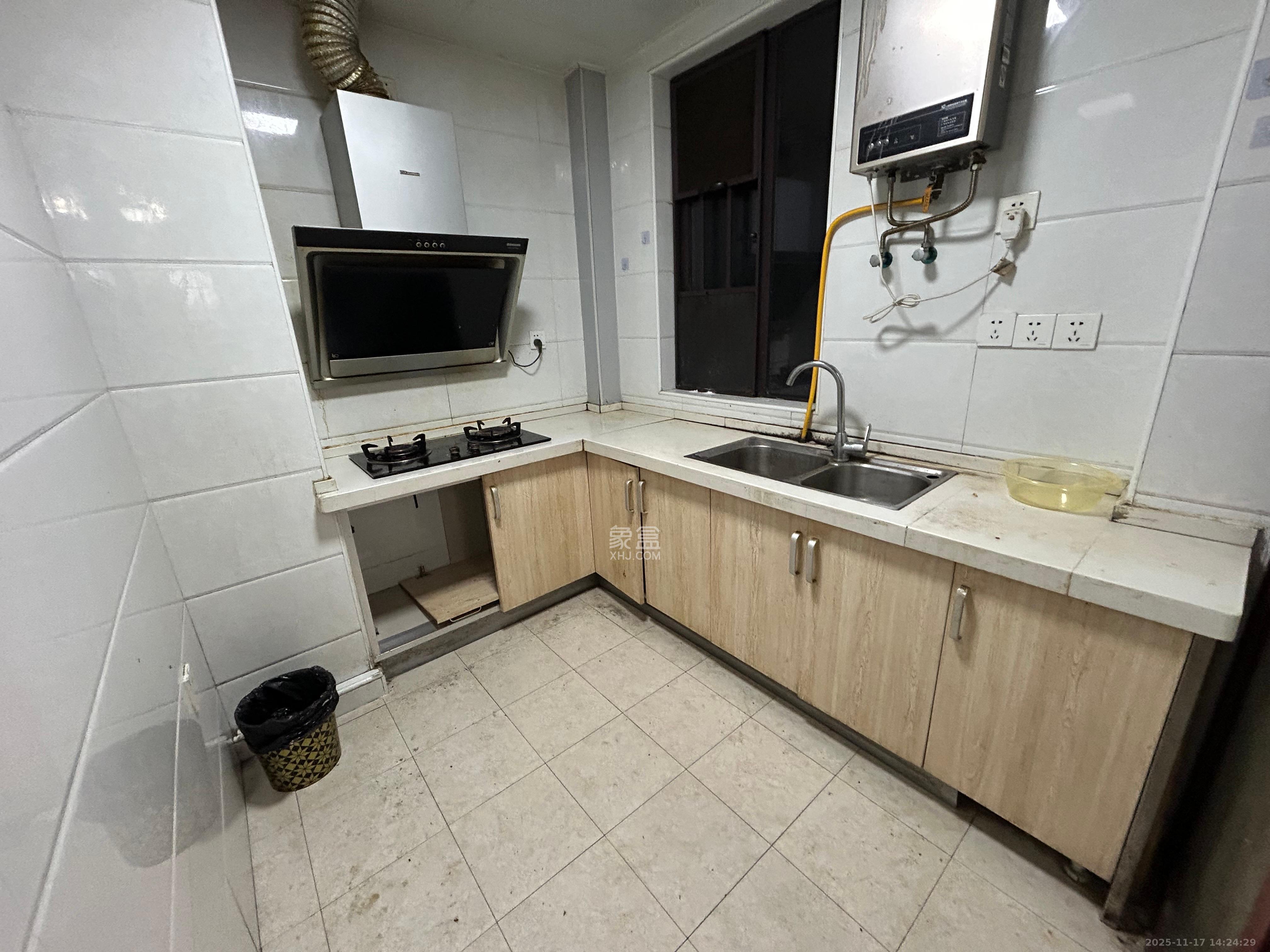 钰龙天下二期（钰龙佳园）  3室2厅2卫    2500.0元/月室内图