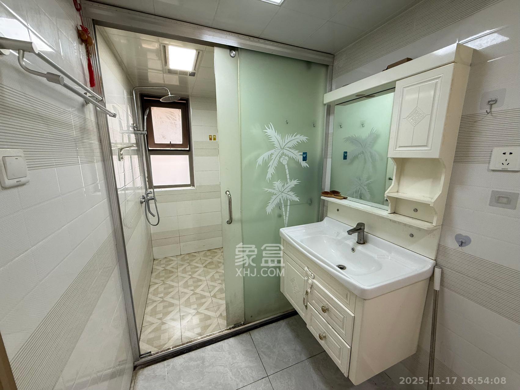 怡海星城  2室2厅1卫    1500.0元/月室内图