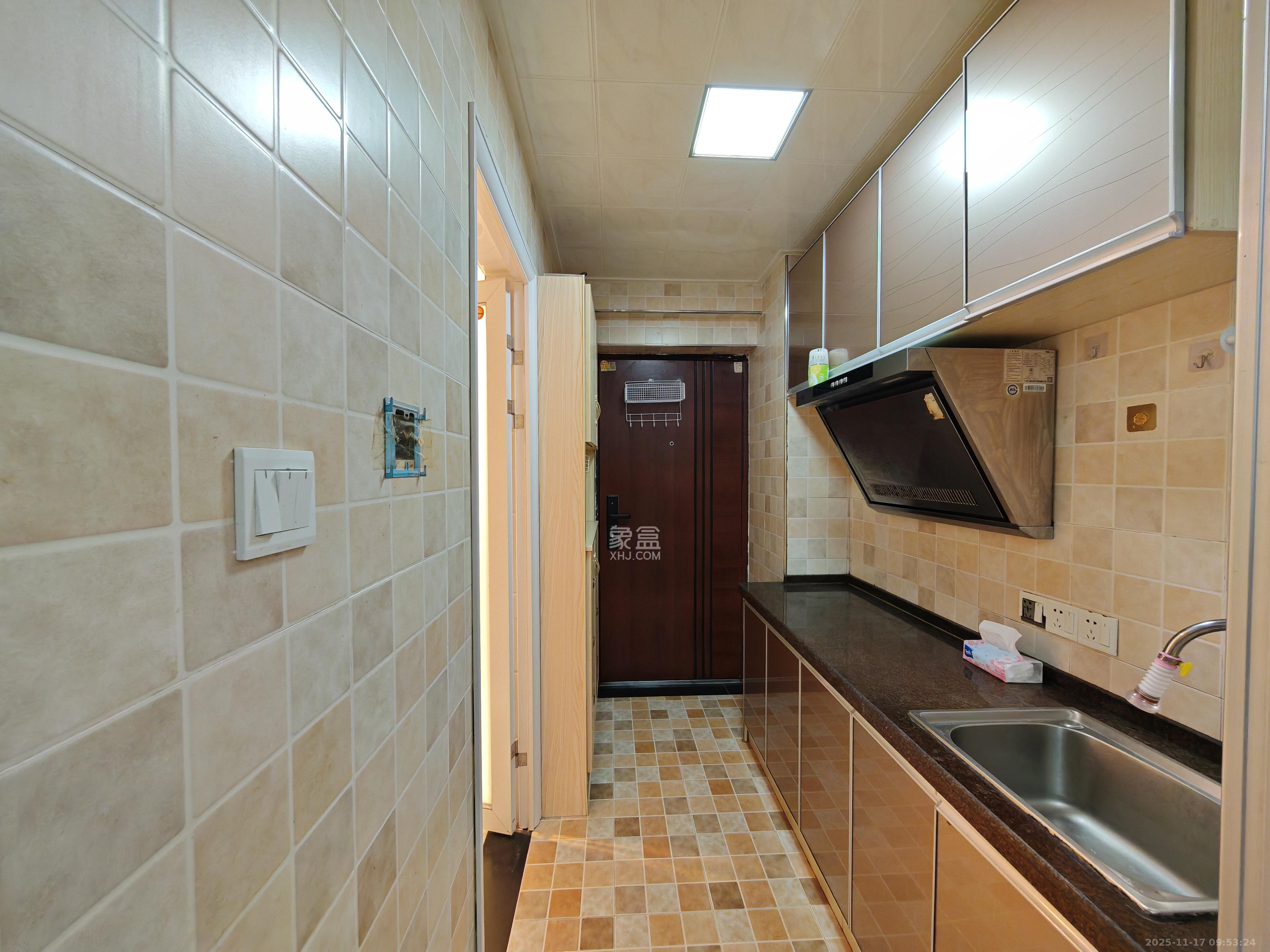 达美D6区  1室1厅1卫    1350.0元/月室内图