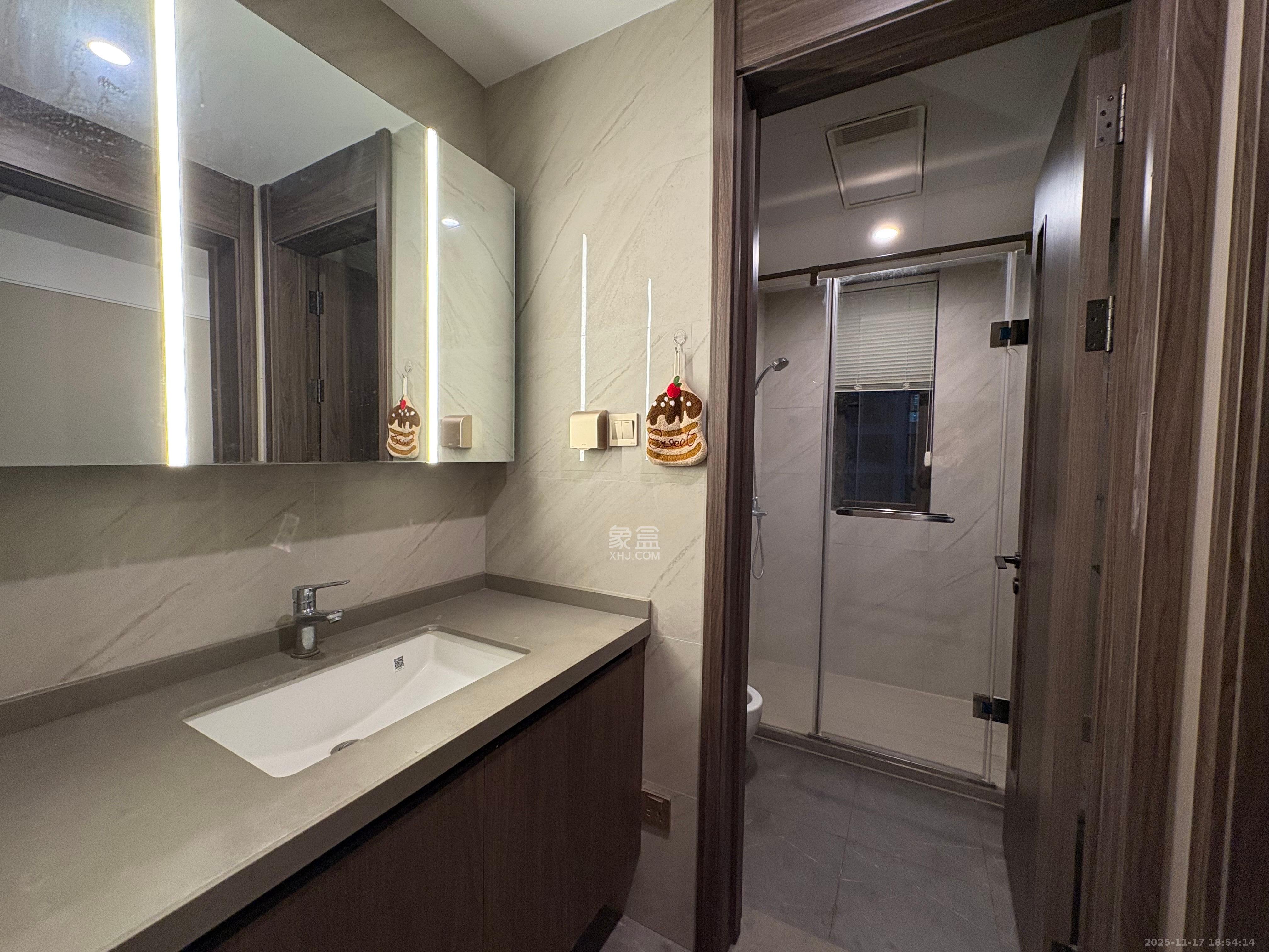 龙湖江与城 4室2厅2卫 3500.0元/月 龙湖江与城 4室2厅2卫 3500.0元/月室内图