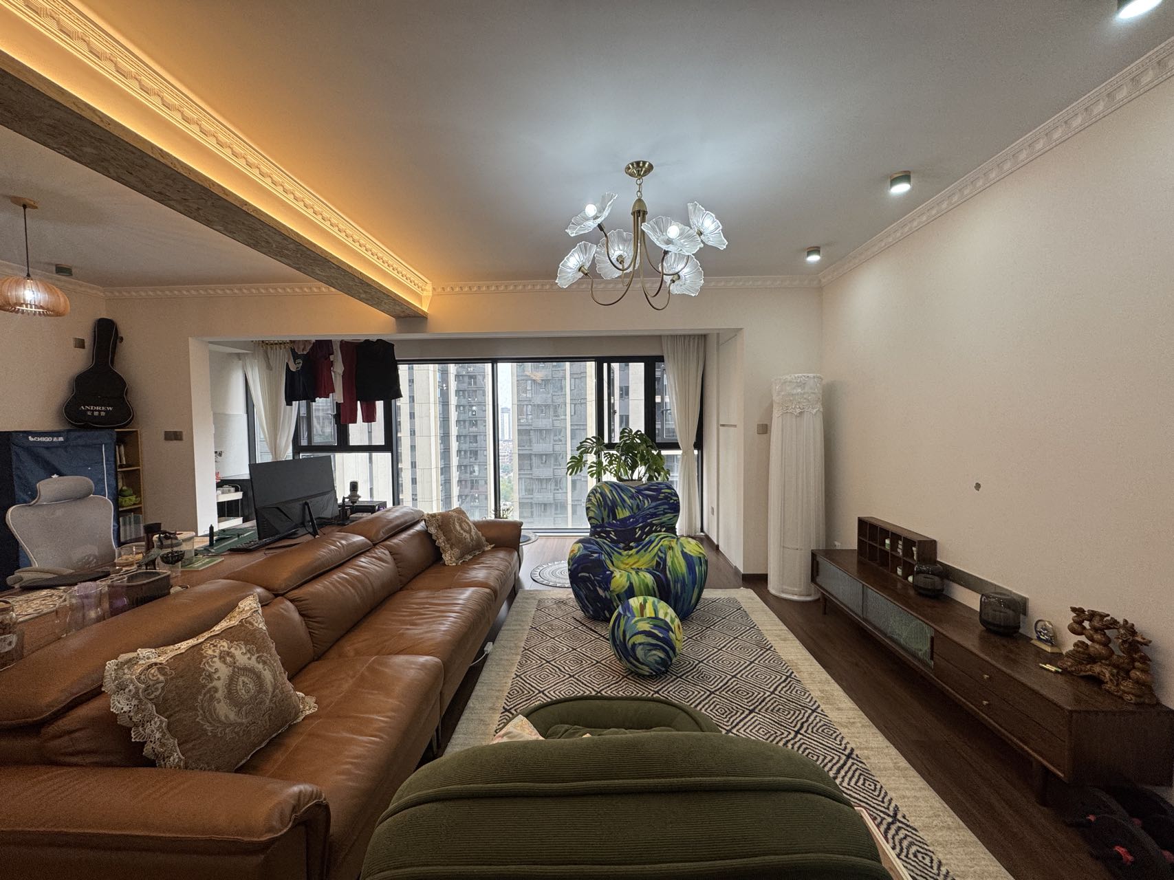 卓越伊景苑  3室2厅2卫    4000.0元/月户型图