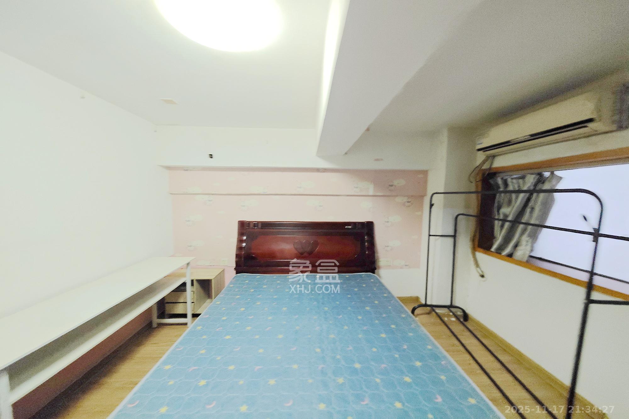 格蓝康都  1室1厅1卫    47.0万卧室