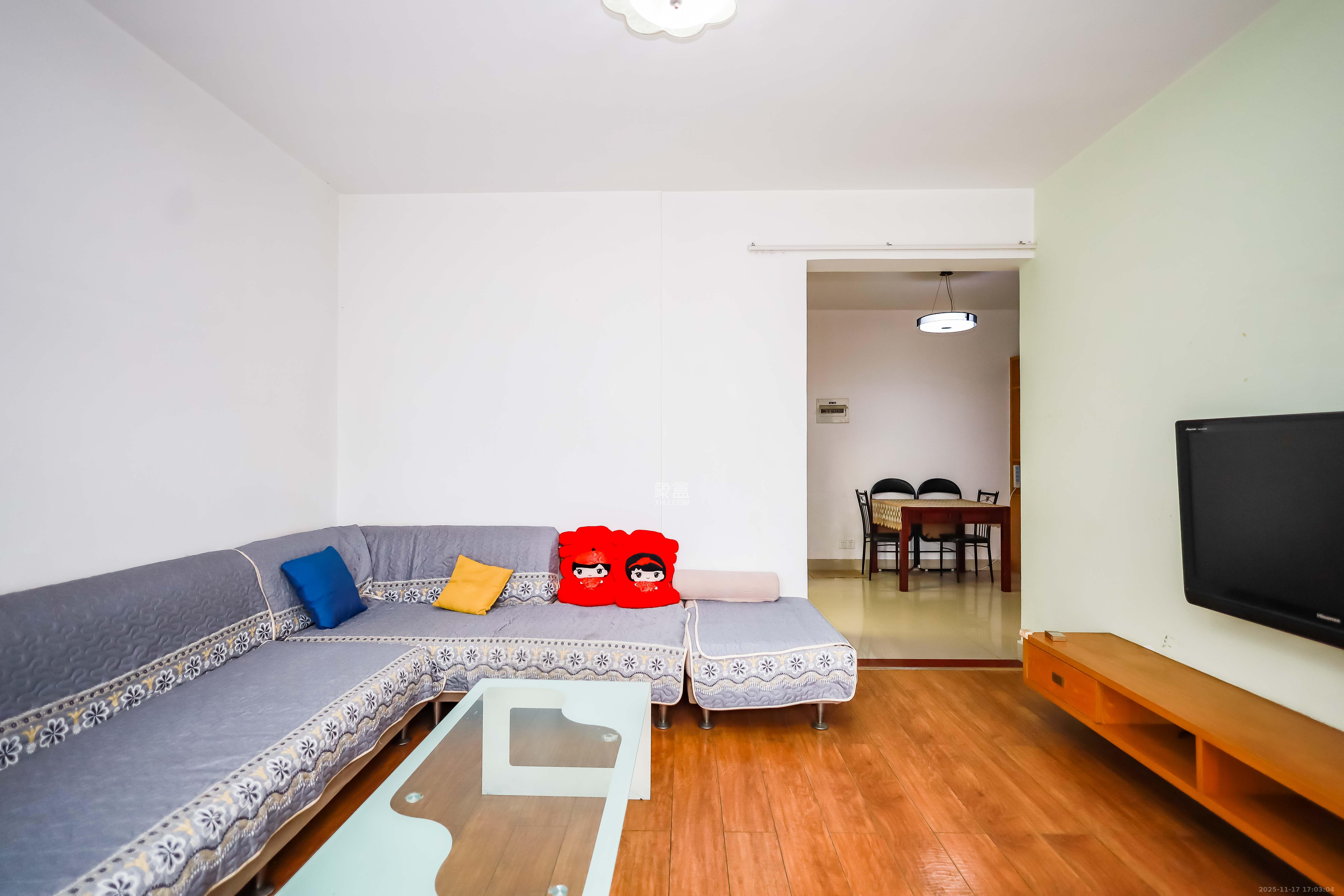 西城龙庭 2室2厅1卫 69.8万 西城龙庭 2室2厅1卫 69.8万客厅