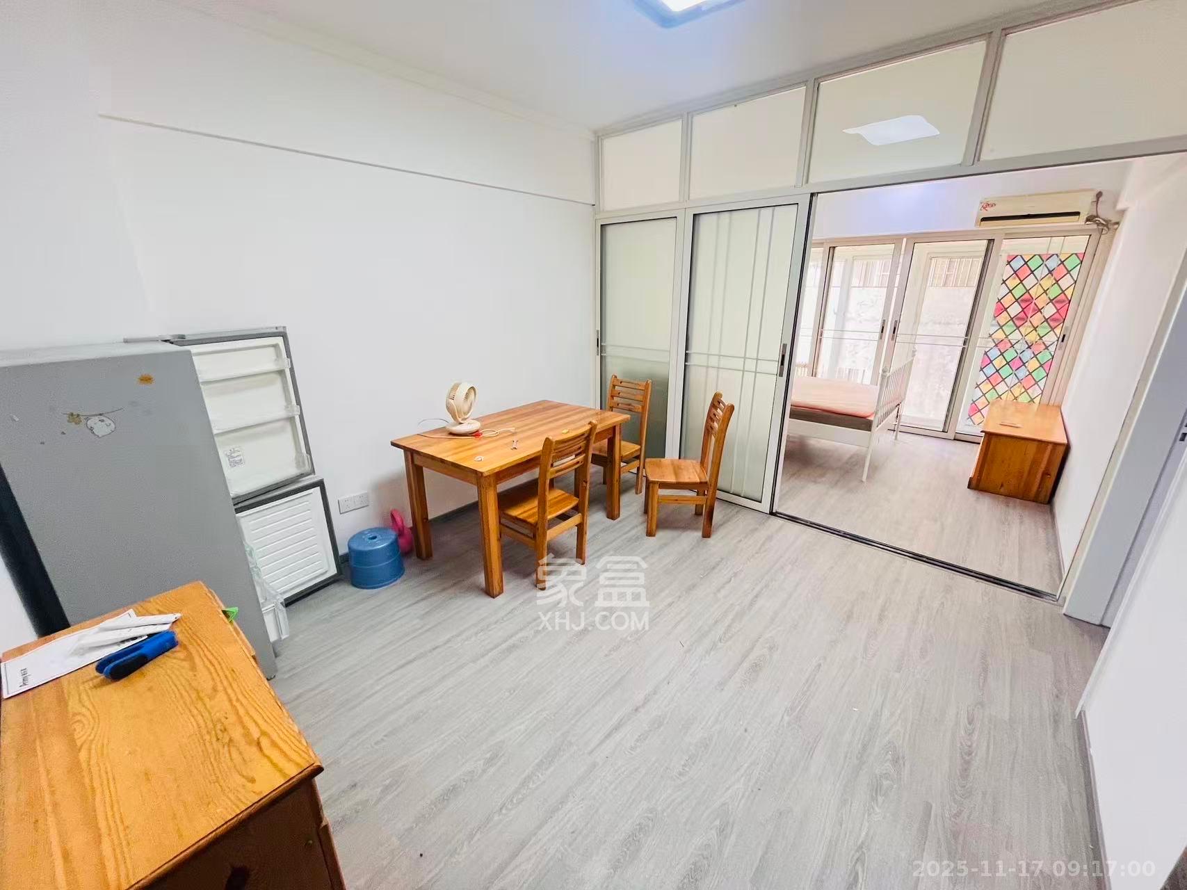 西罗亚大厦  2室1厅1卫    2900.0元/月室内图