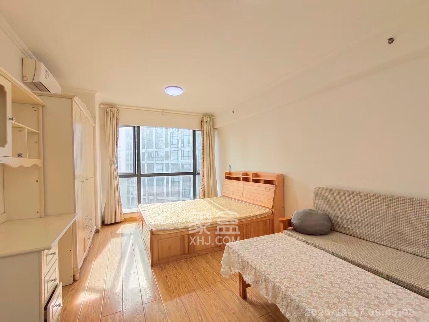 融科东南海  1室1厅1卫    1300.0元/月