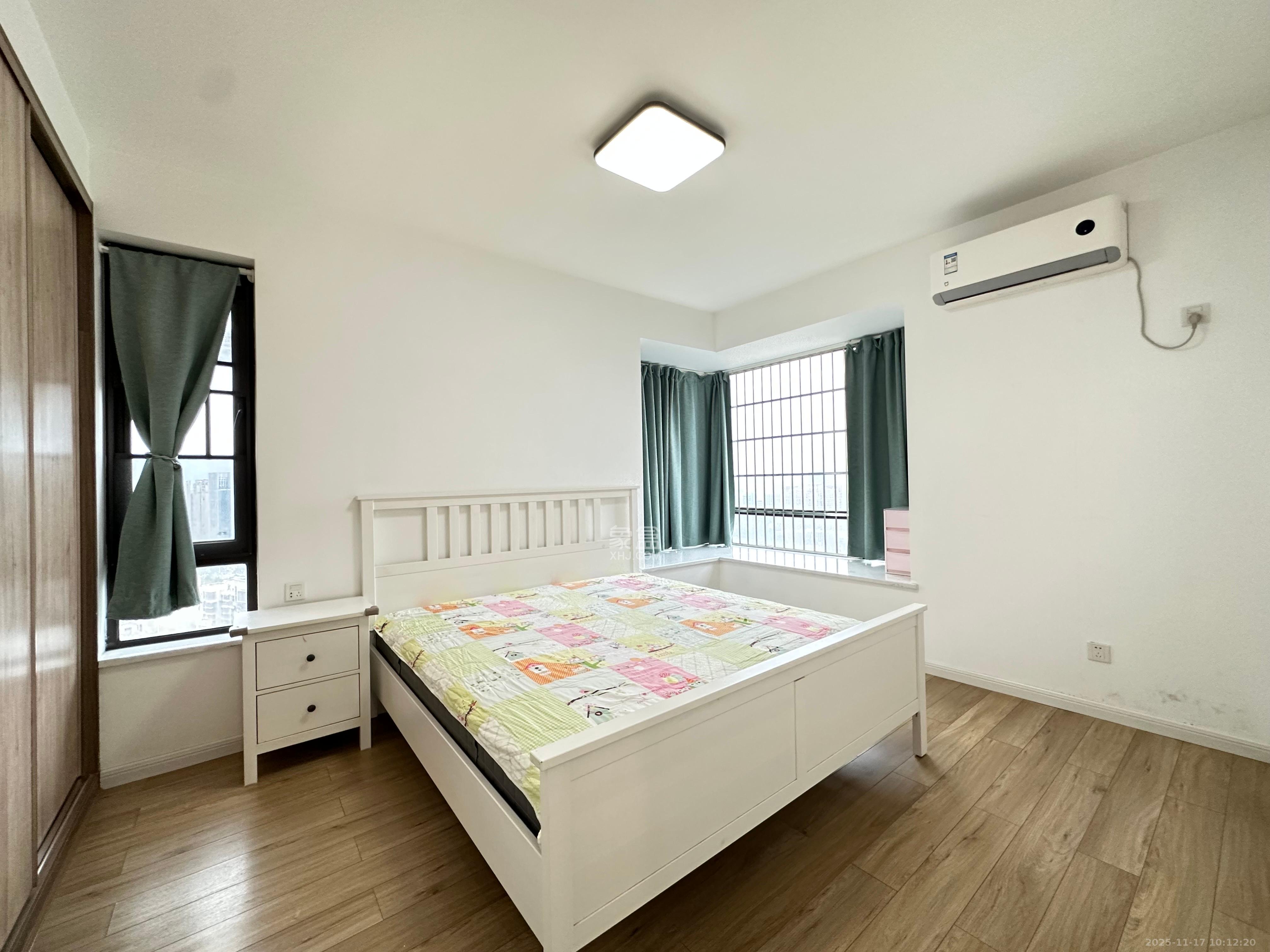 保利麓谷林语E区  3室2厅1卫    2300.0元/月室内图