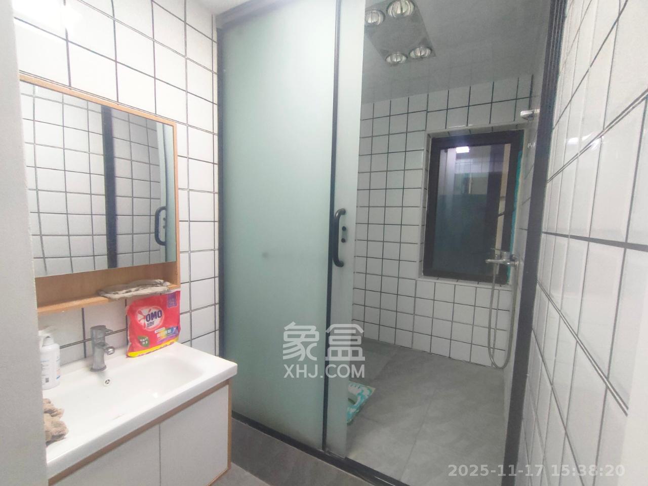 保利大都汇一期、二期  3室2厅1卫    3200.0元/月室内图