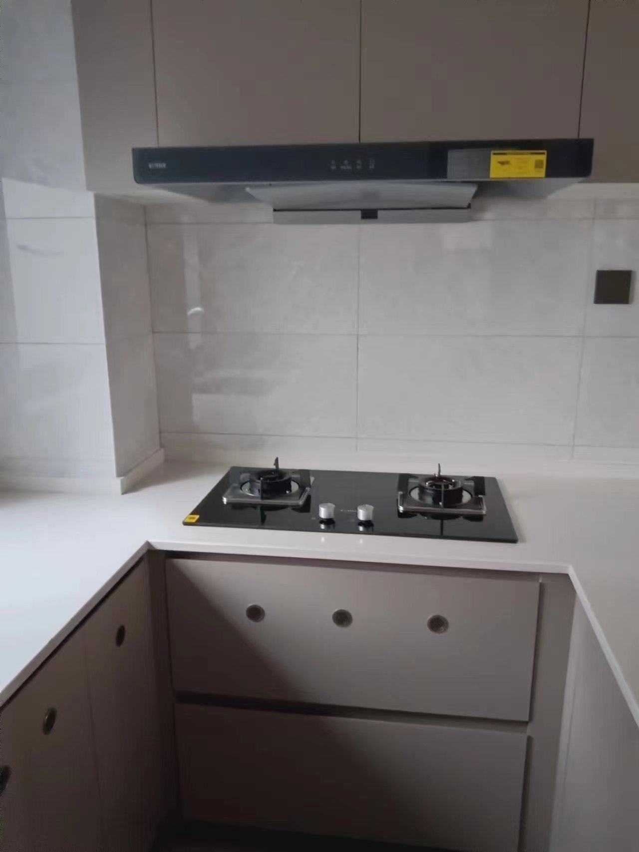 金隅阳光郡  3室2厅2卫    2000.0元/月