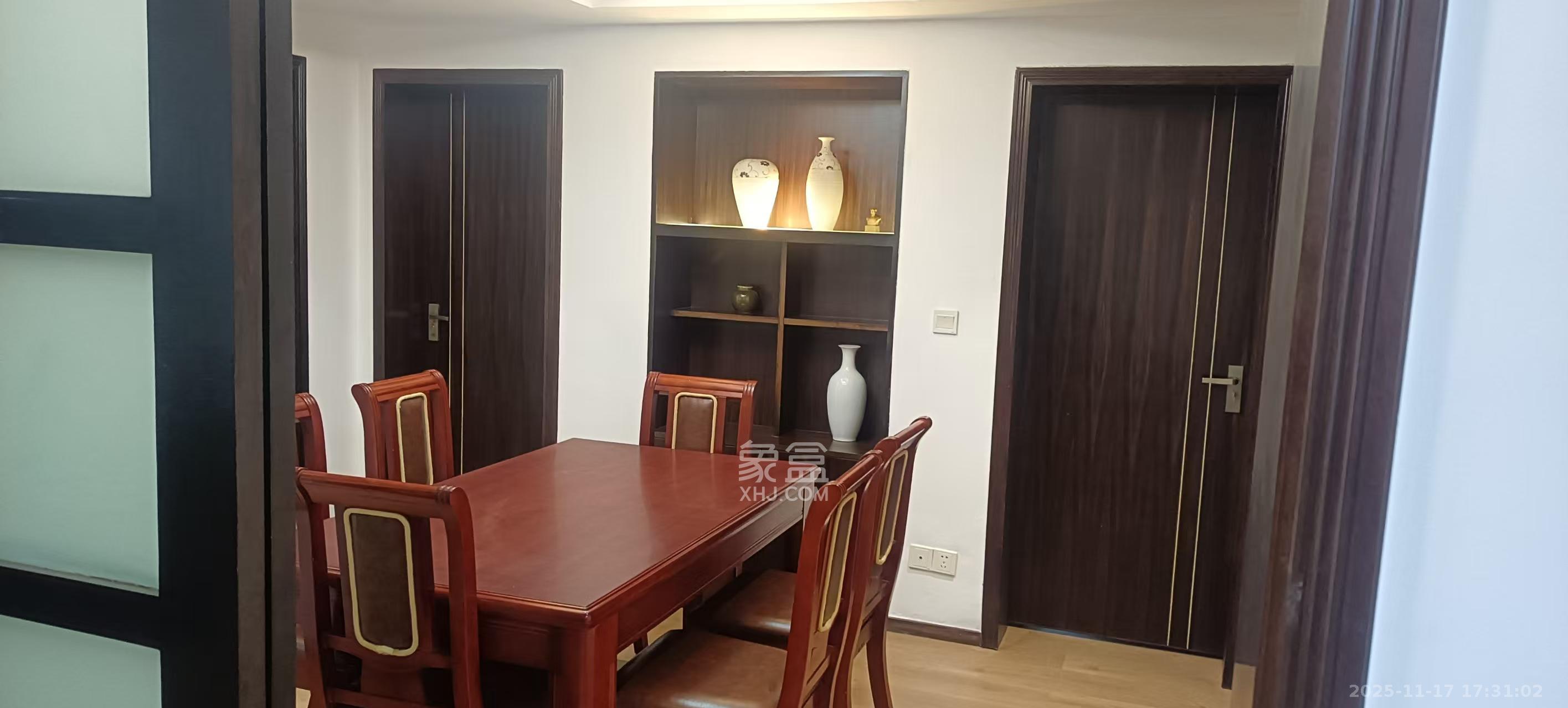 湘许嘉园 3室2厅2卫 3900.0元/月 湘许嘉园 3室2厅2卫 3900.0元/月室内图