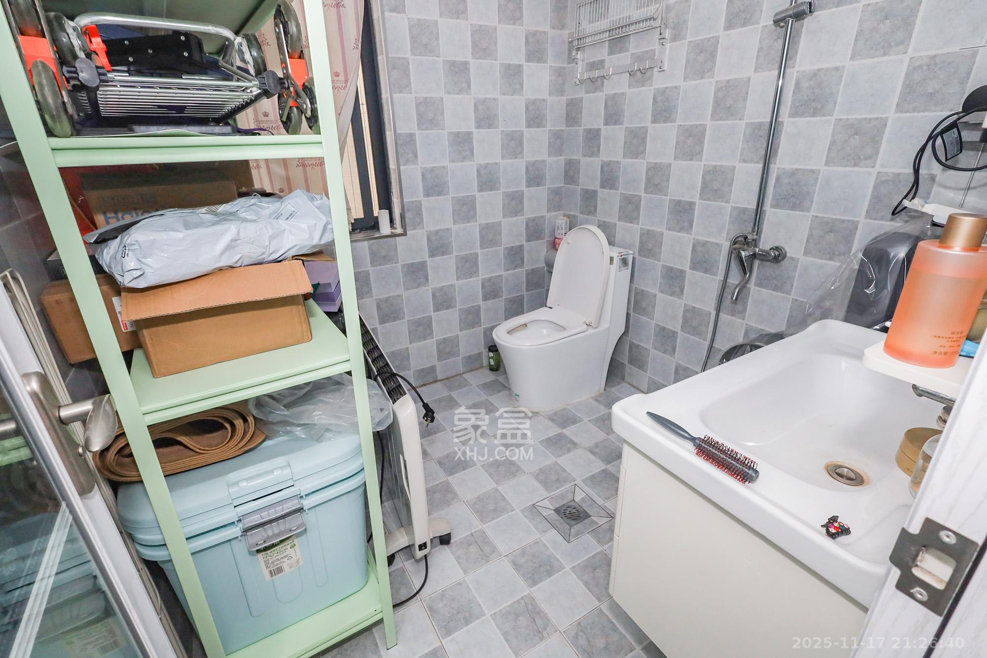 钰龙天下一期  3室2厅2卫    258.0万卫生间