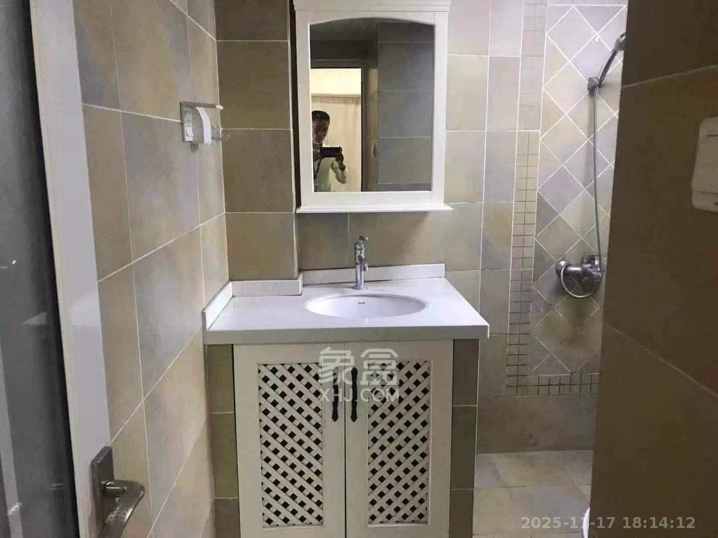 华菱蓝调国际（华菱.香墅美地）  3室2厅2卫    3300.0元/月室内图