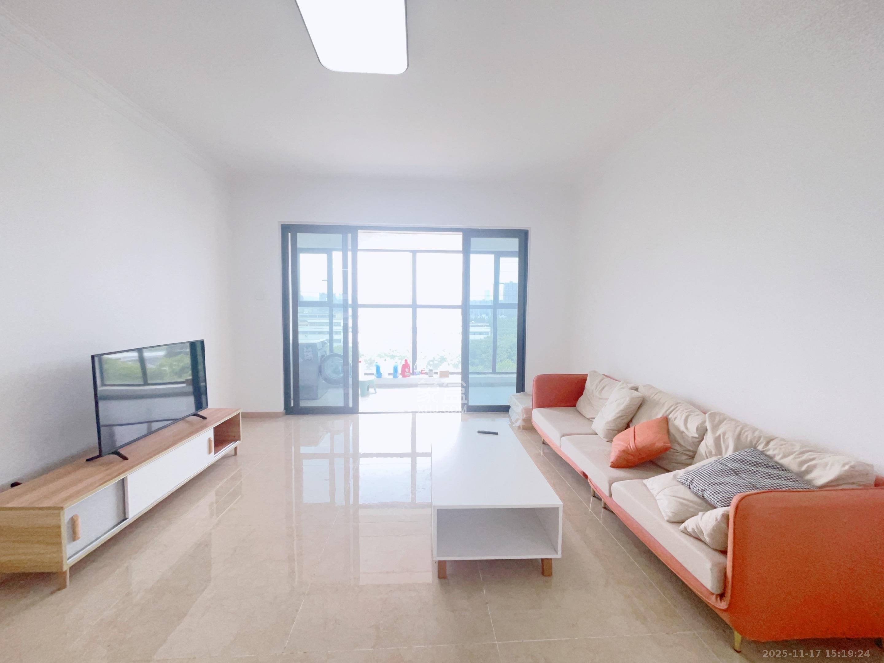 金辉优步花园 3室2厅2卫 3100.0元/月 金辉优步花园 3室2厅2卫 3100.0元/月室内图