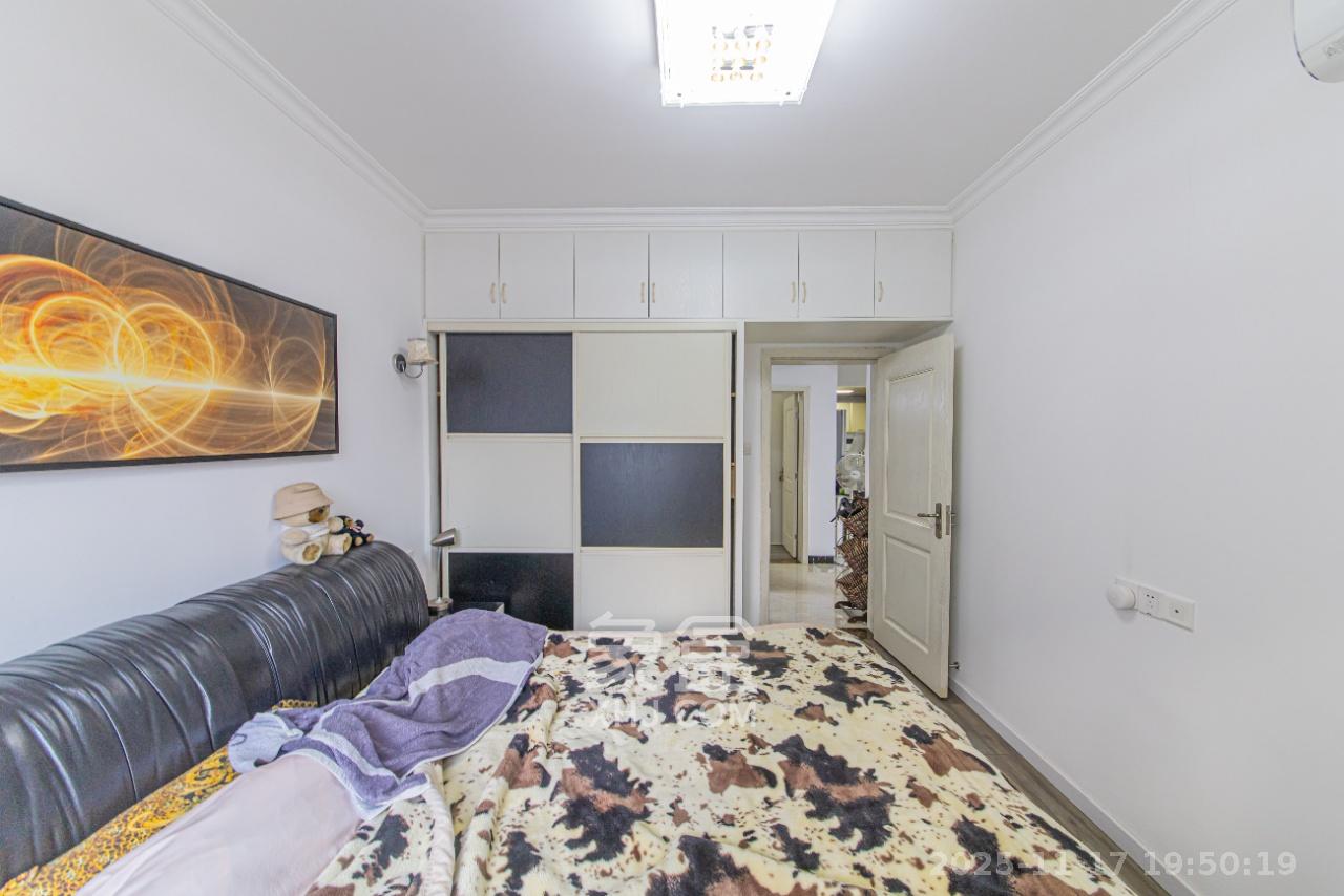 长城水郡 3室2厅1卫 2200.0元/月 长城水郡 3室2厅1卫 2200.0元/月室内图