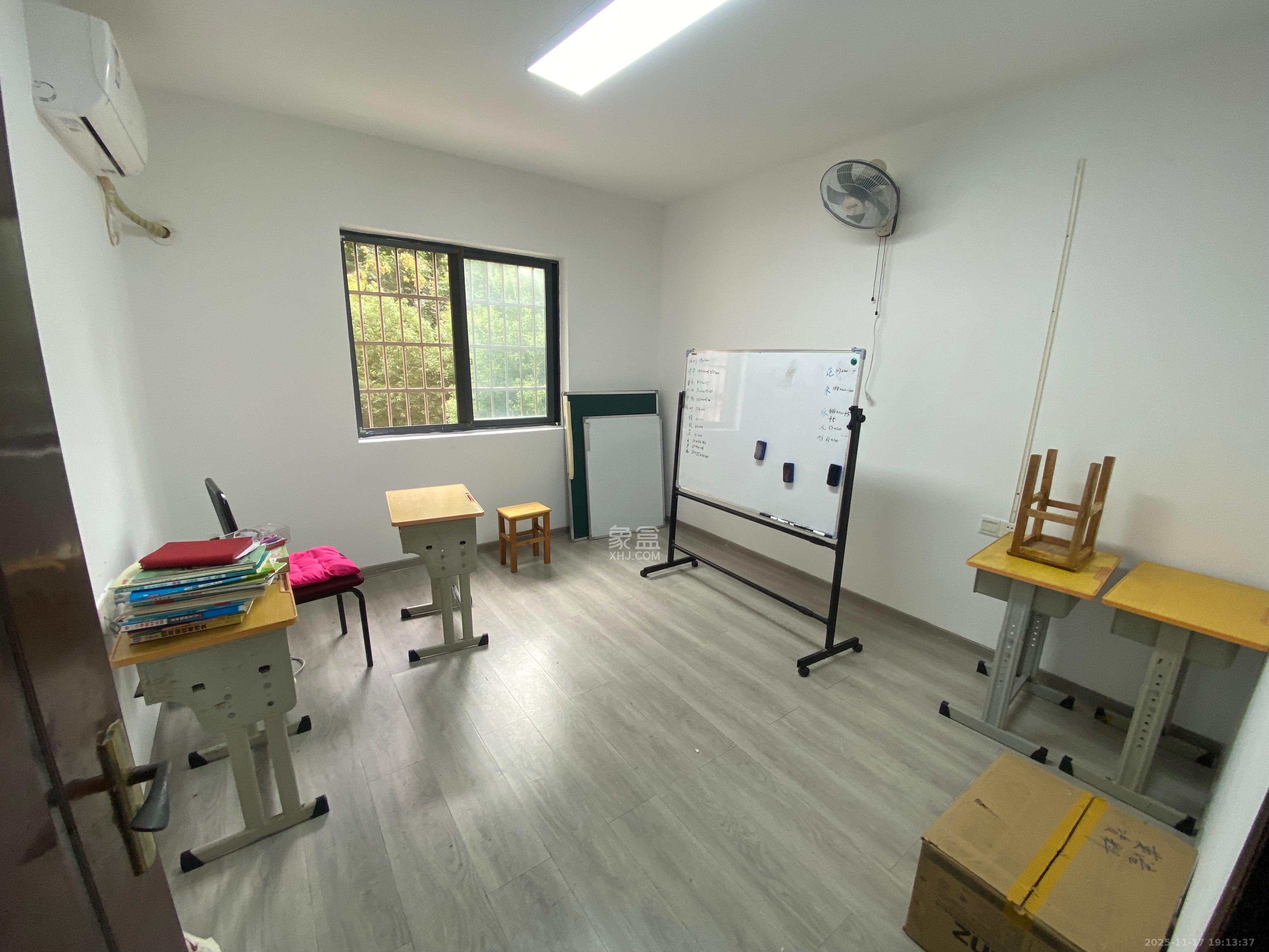 上峰苑(兰亭玥岛) 2室1厅1卫 2100.0元/月 上峰苑(兰亭玥岛) 2室1厅1卫 2100.0元/月室内图