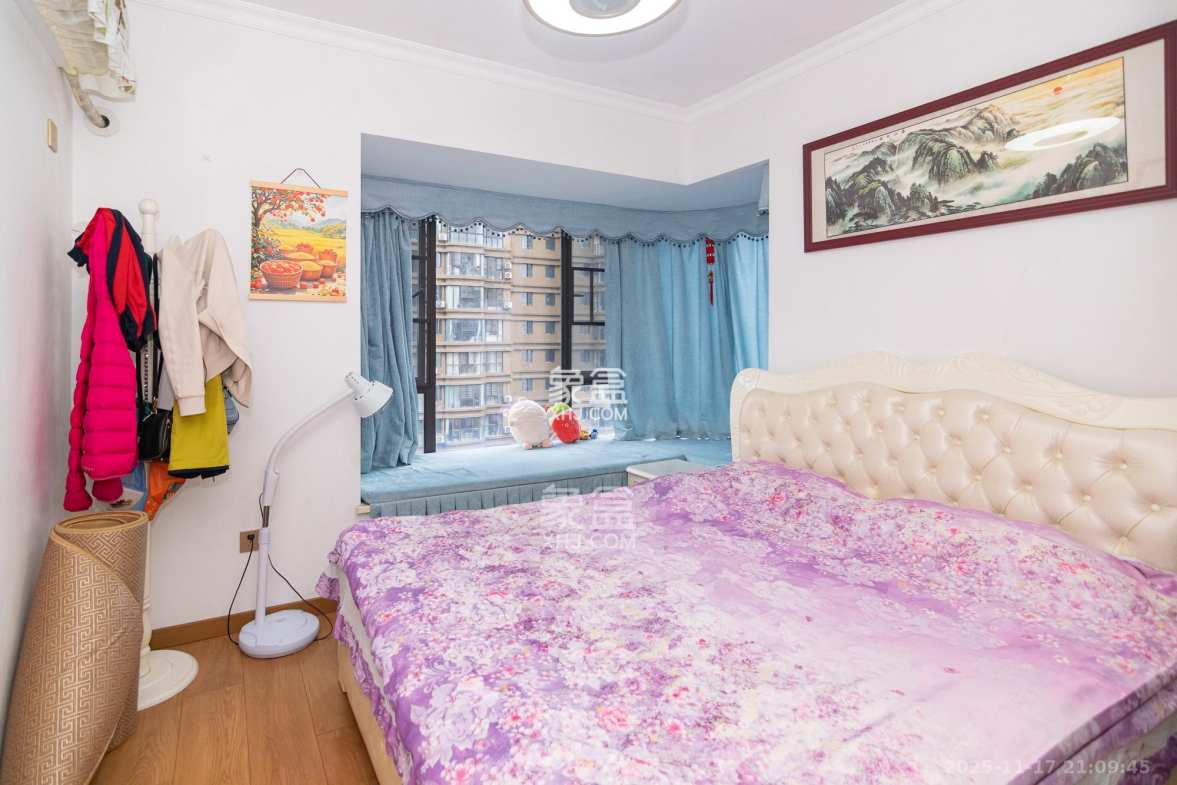 润和长郡(润和紫郡二三期) 3室2厅1卫 68.0万 润和长郡(润和紫郡二三期) 3室2厅1卫 68.0万卧室