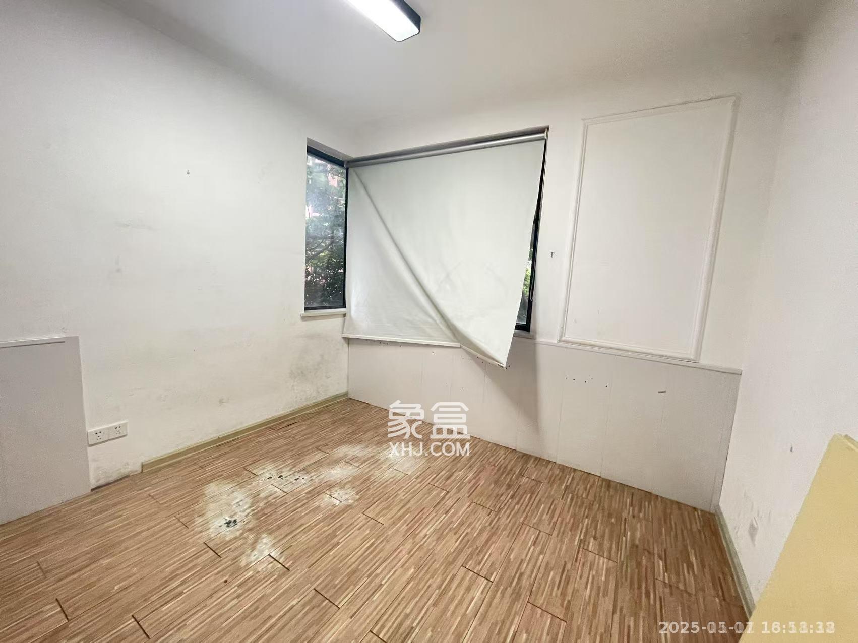 江河双水湾  3室2厅1卫    3000.0元/月室内图