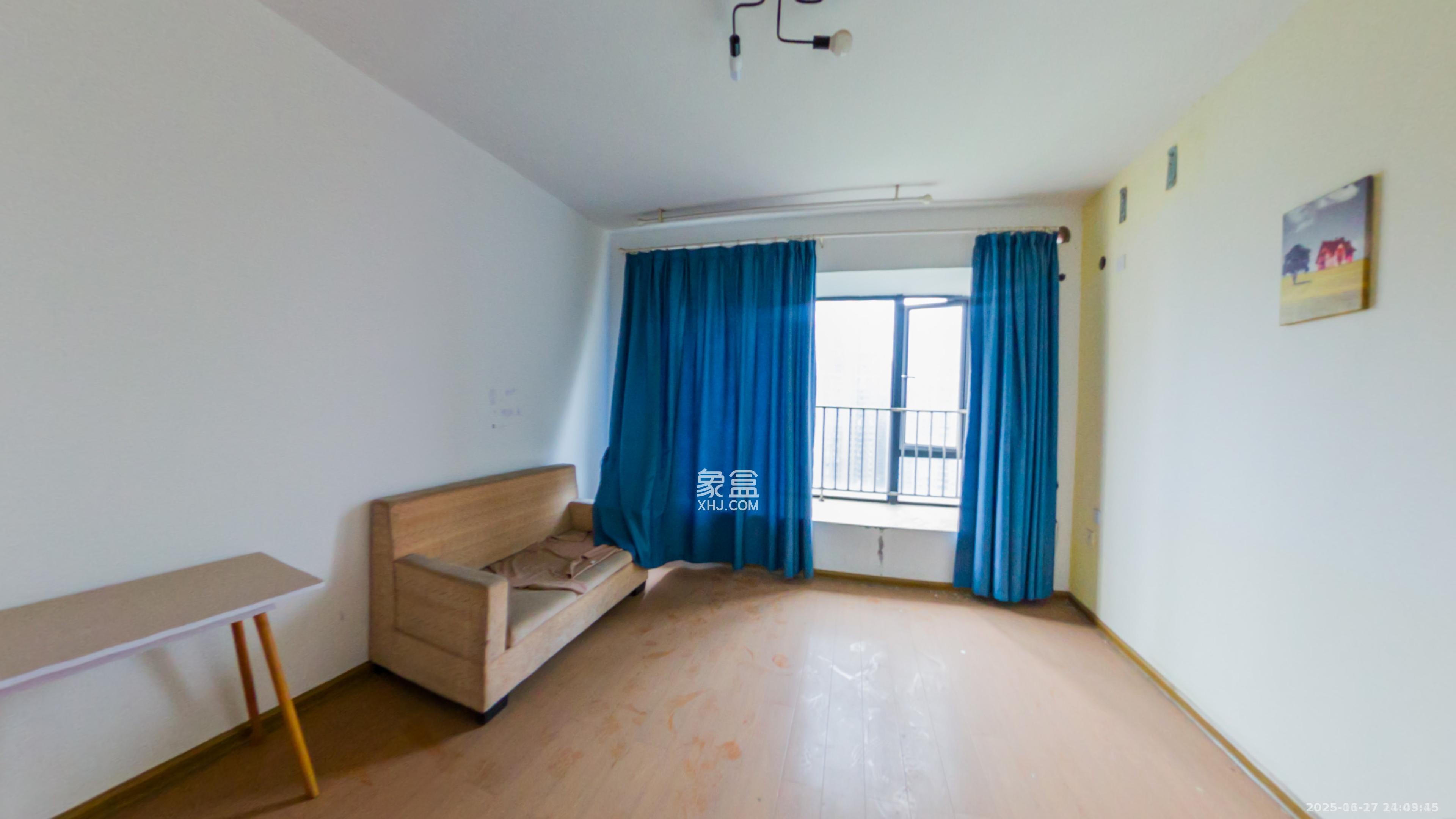 京武浪琴山一、二期 4室2厅2卫 4000.0元/月 京武浪琴山一、二期 4室2厅2卫 4000.0元/月室内图